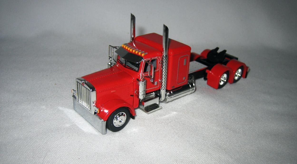 1/64 DCP 367 Cab 389 Pete 48” Sleeper (Red)