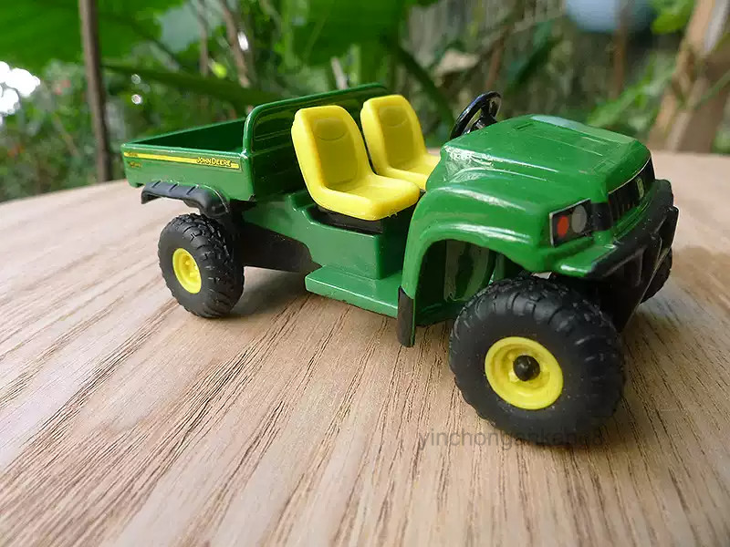 ERTL 1:64 John Deere Gator Utility Vehicle Diecast Model