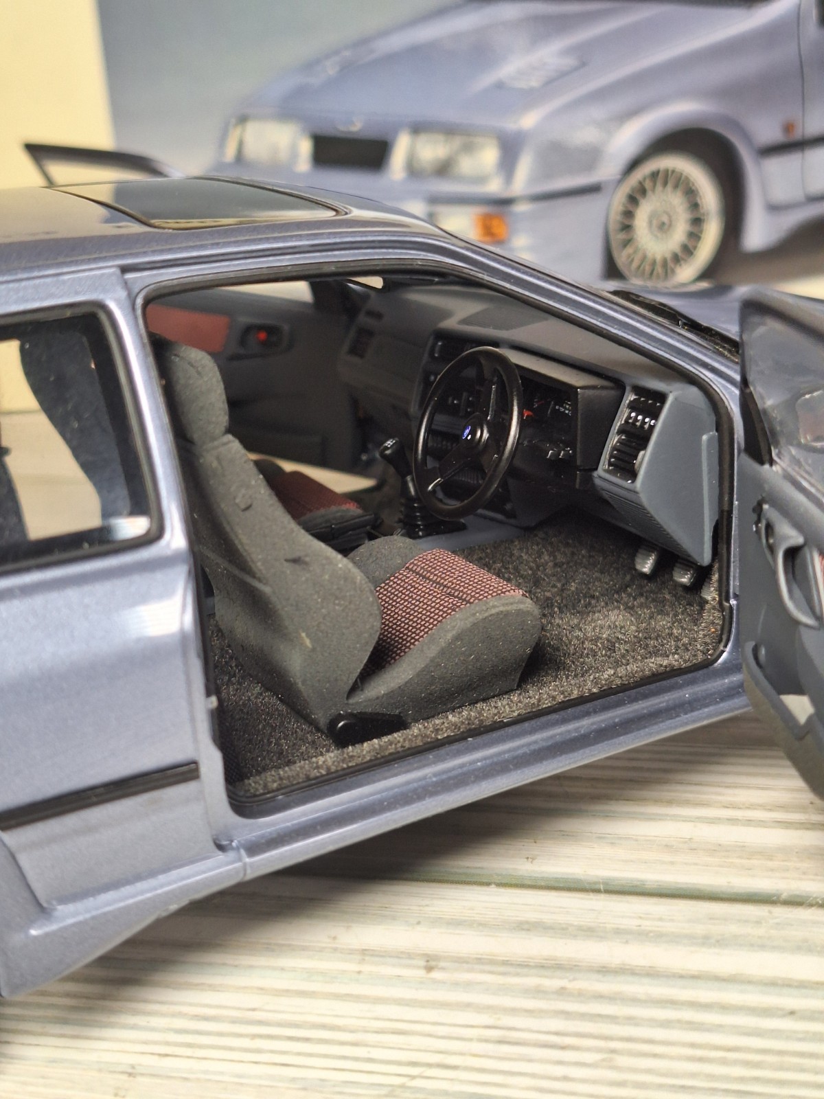 Autoart Millennium Ford Sierra Rs 500 Cosworth Rs500 1/18 Scale Diecast Model