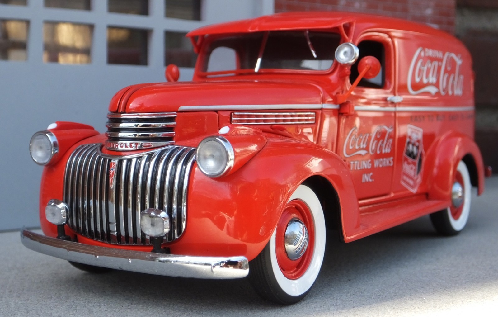 Coke Delivery Truck 1/24 w Custom Accessory Grouping