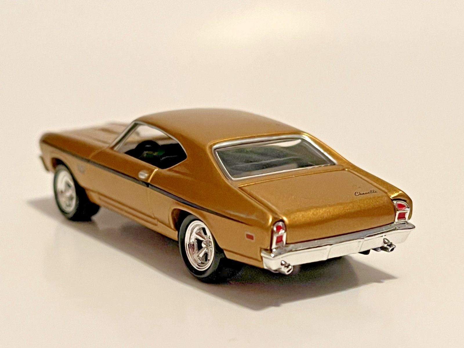 1:64 Hot Wheels Premium 1969 Chevy Chevelle SS 396 Bronze with Black Stripe