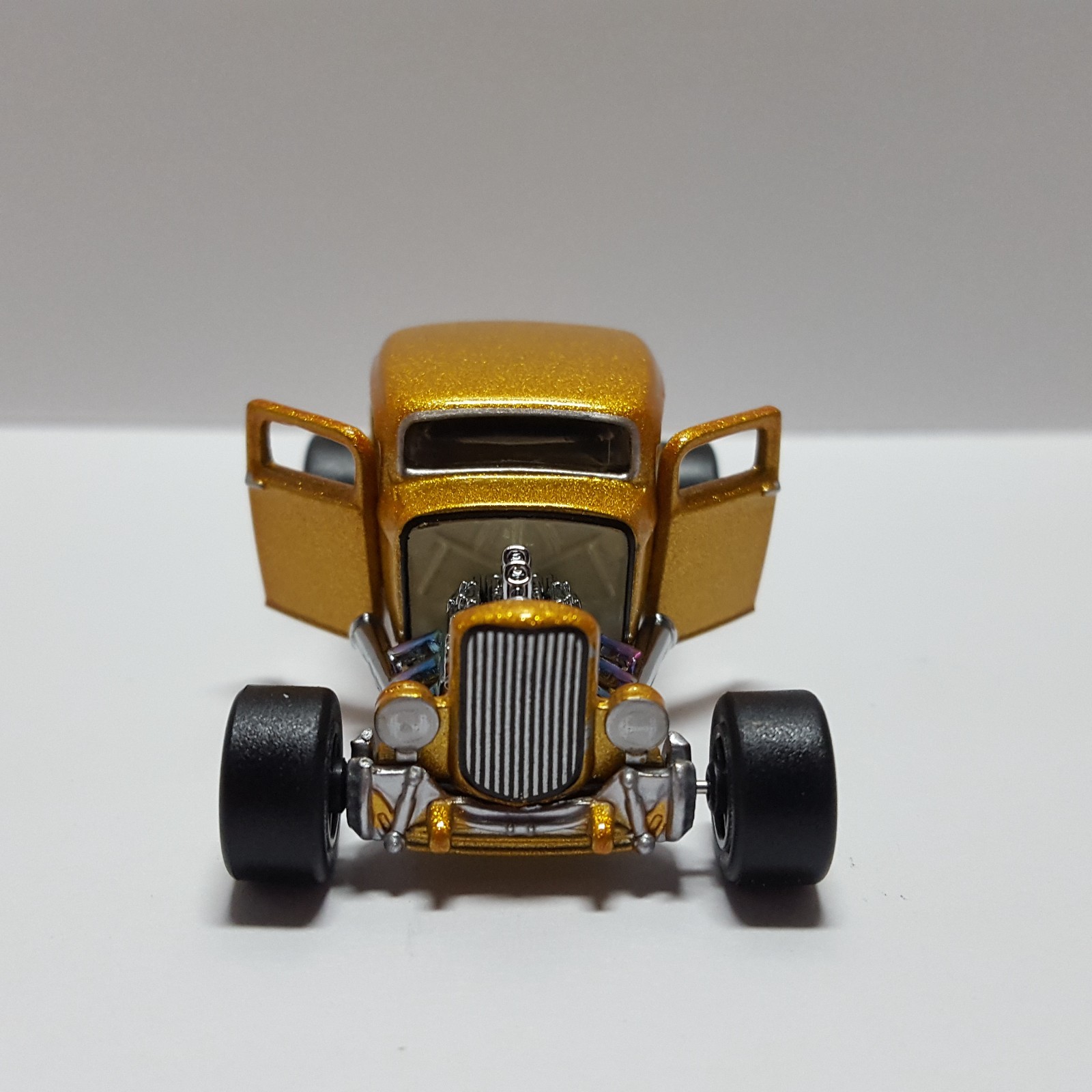 Hot Wheels RLC Metalflake Gold ’32 FORD Hot Rod w/ Real Riders – Mint Loose