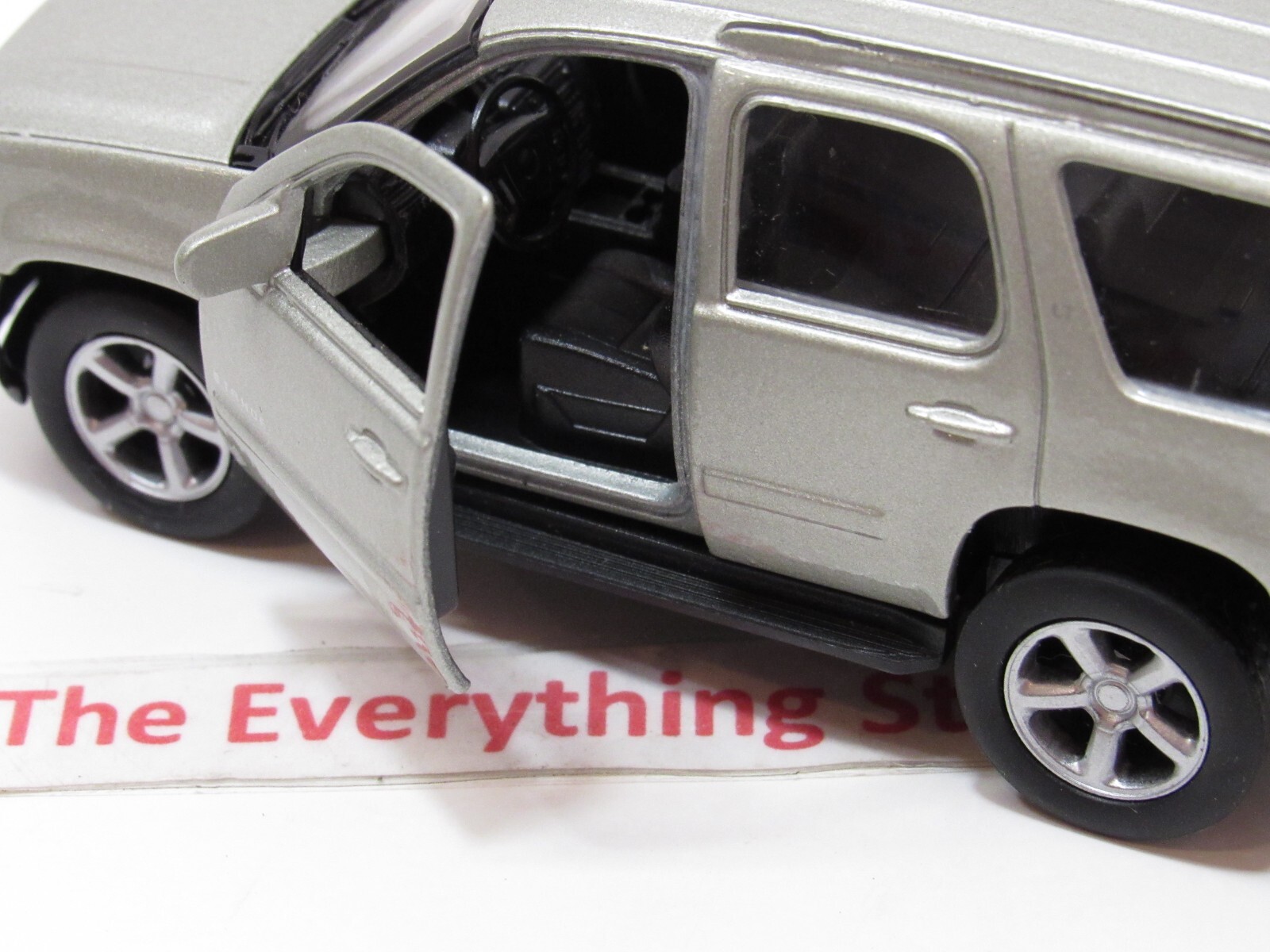 WELLY 2008 CHEVY TAHOE LT LIGHT GOLD 4.5″ LONG FREE SHIP