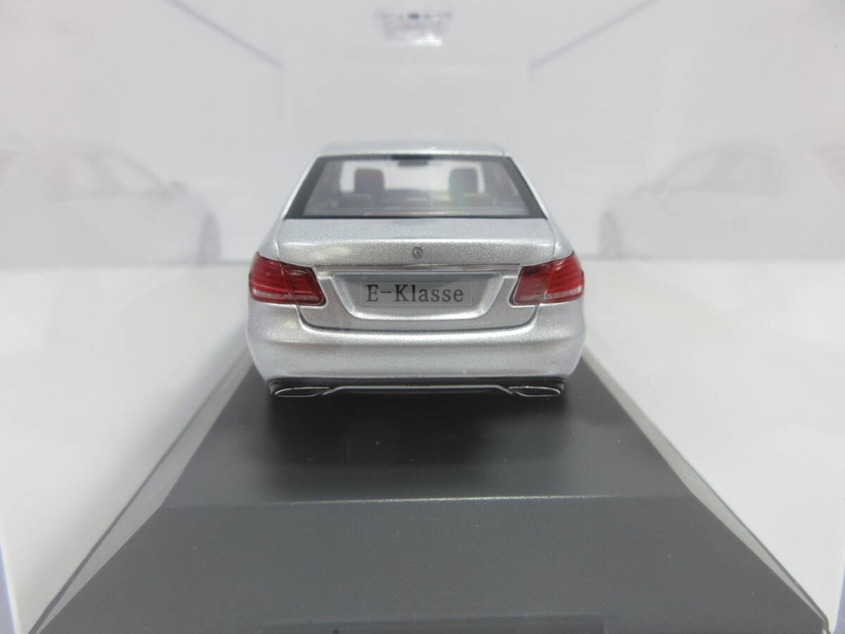 1:43 Mercedes-Benz E-Class Sedan Avantgarde W212 Late Model Iridium Silver