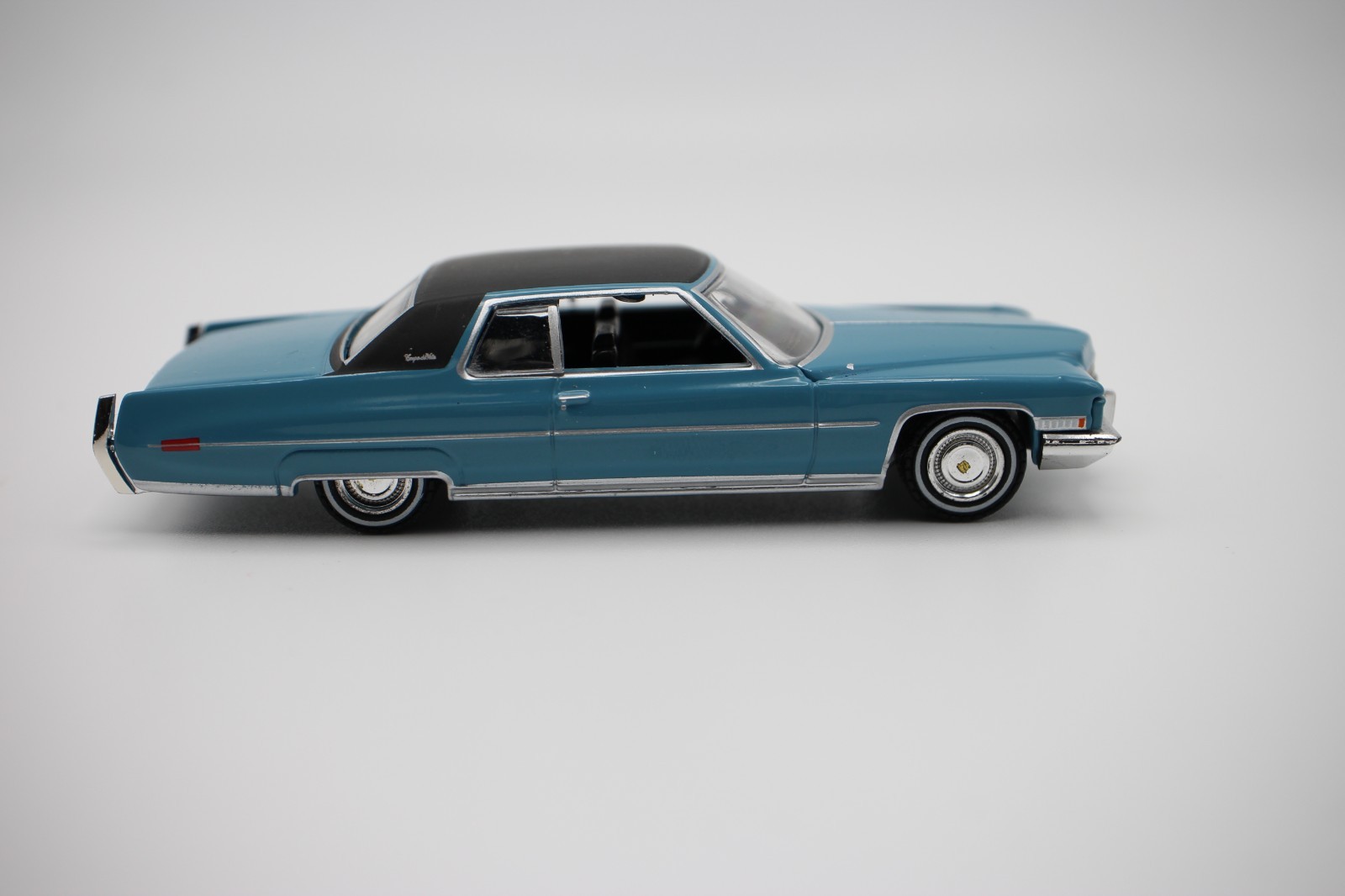 Greenlight 1972 Cadillac Coupe deVille Blue Black Top The Hobby Shop 1:64 Loose