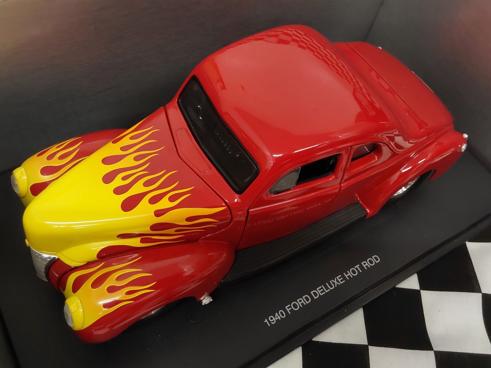 1940 Ford Deluxe Hot Rod Coupe Flathead V-8 Tri-Power Eagle’s Race 1/18 scale