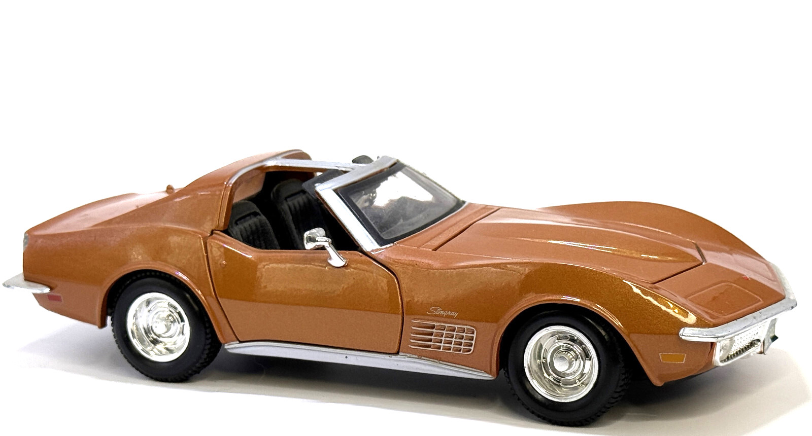 1970 Chevrolet Corvette T-top 1:24 Maisto Diecast Copper 1/24