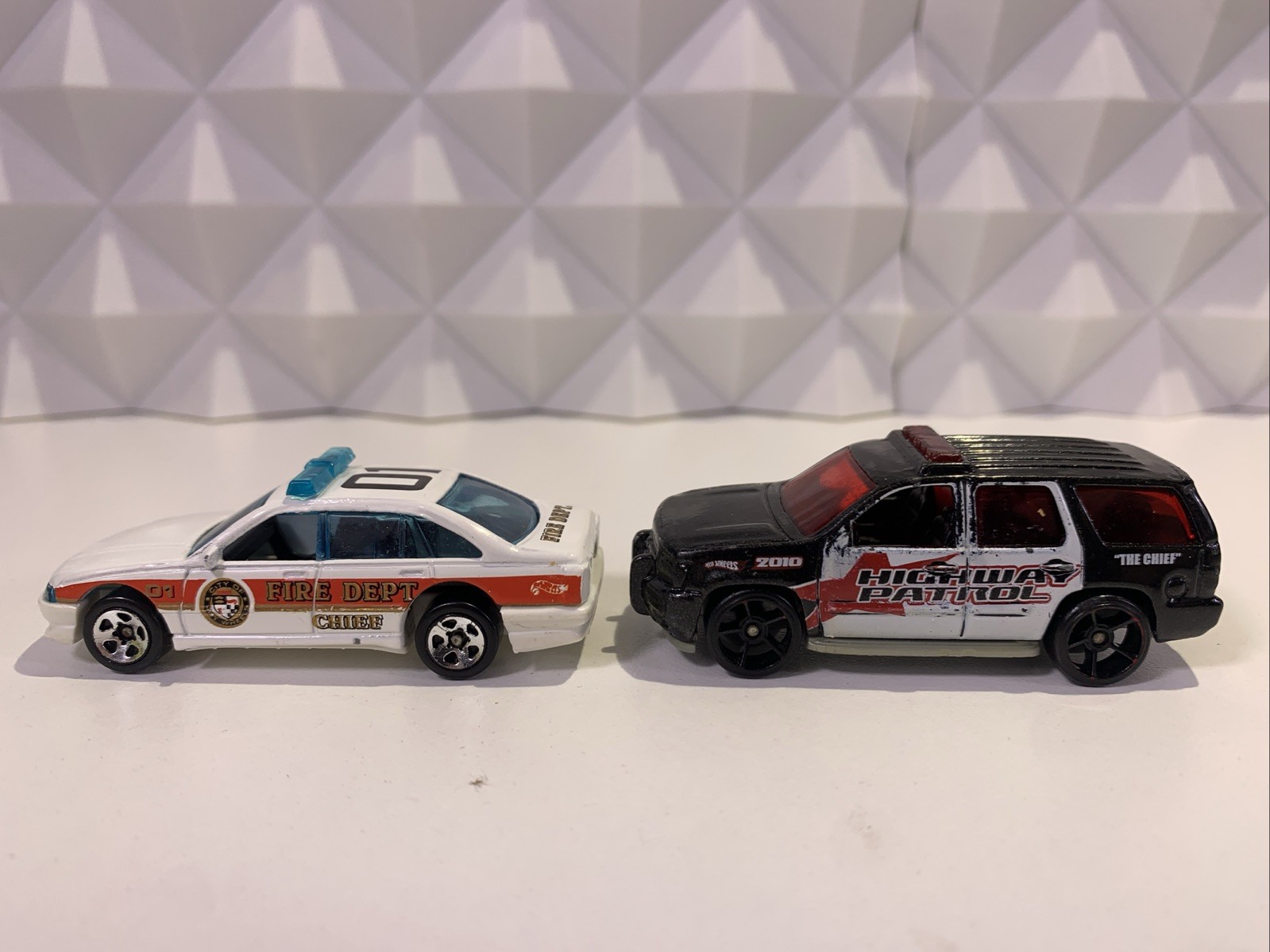 Hot Wheels Loose Lot of 8 Rescue and Police Fire Trucks