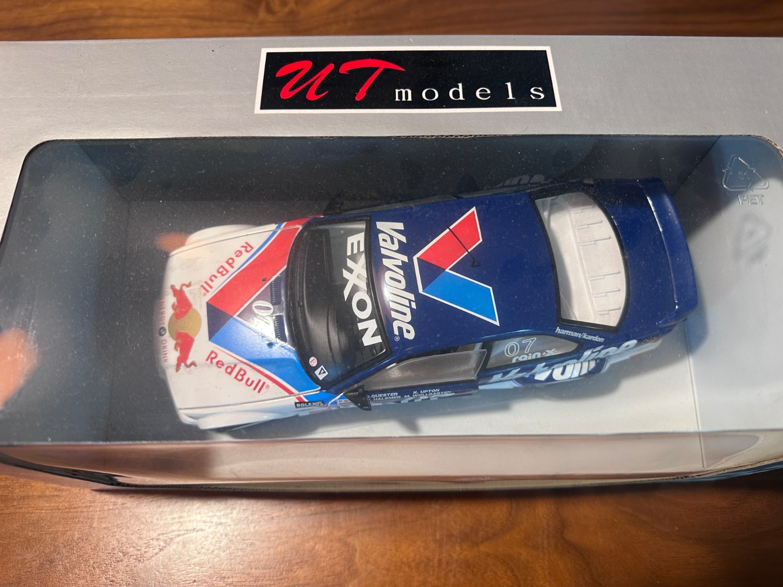 1:18 UT model BMW E36 M3 GTR 1997 Red Bull, New, in box White with Blue Roof