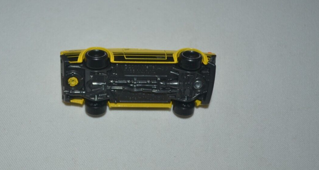 HOT WHEELS THEN AND NOW – NISSAN SKYLINE 2000 GT-R YELLOW LOOSE FREE SHIPPING