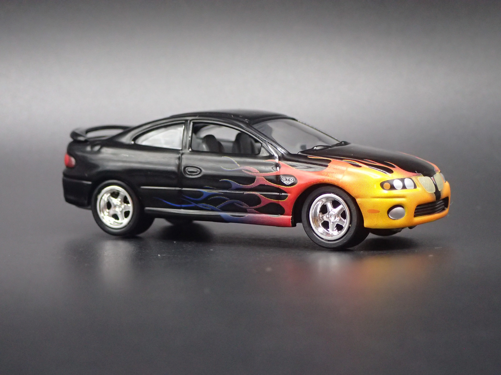 2004-2006 PONTIAC GTO BLACK 1:64 SCALE DIECAST MODEL CAR