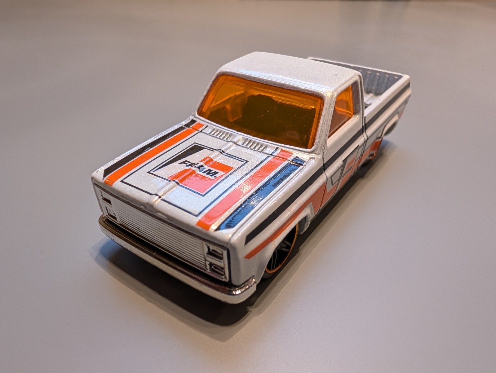 HOT WHEELS ’83 CHEVY SILVERADO FRAM WHITE TOYS R US EXCLUSIVE (LOOSE) VHTF!