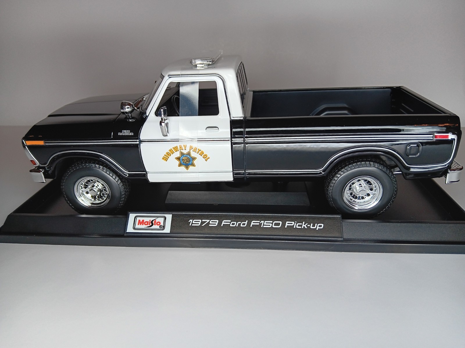 1979 Ford F150 Pickup 1:18 Maisto Exclusive Style Special Edition HighwayPatrol