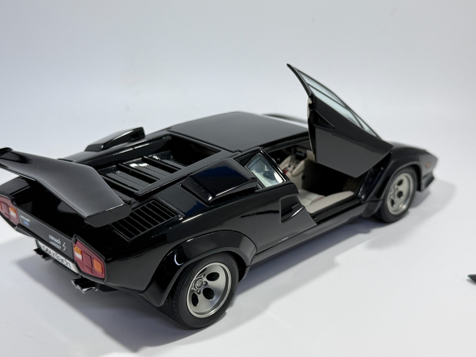 1/18 AUTOart Lamborghini Countach 5000S 74533 Rare! MINOR ISSUES READ US Seller