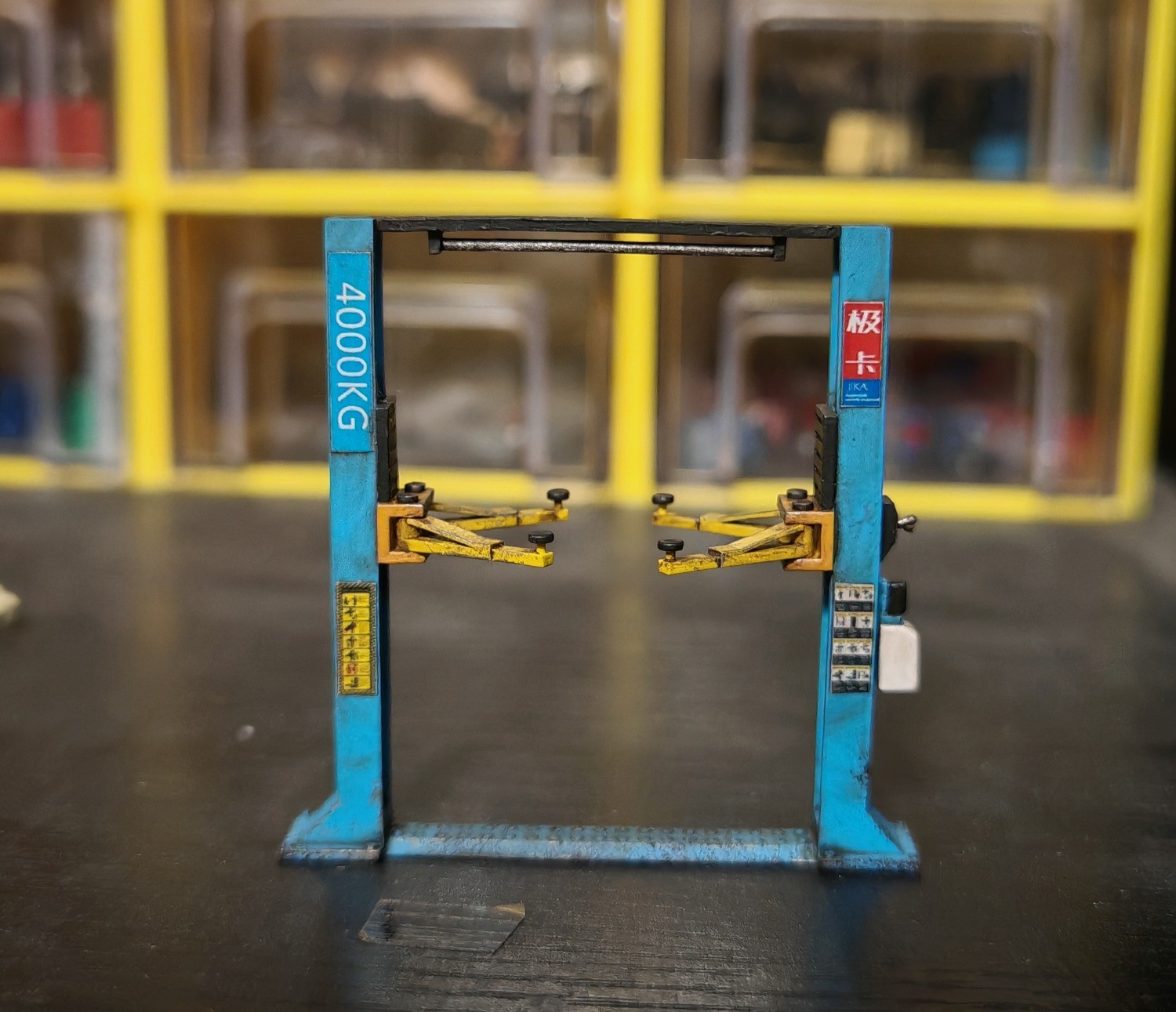 Diorama 1/64 Car Garage Lifter Model Repair Workshop Tools Scene Accessory Props