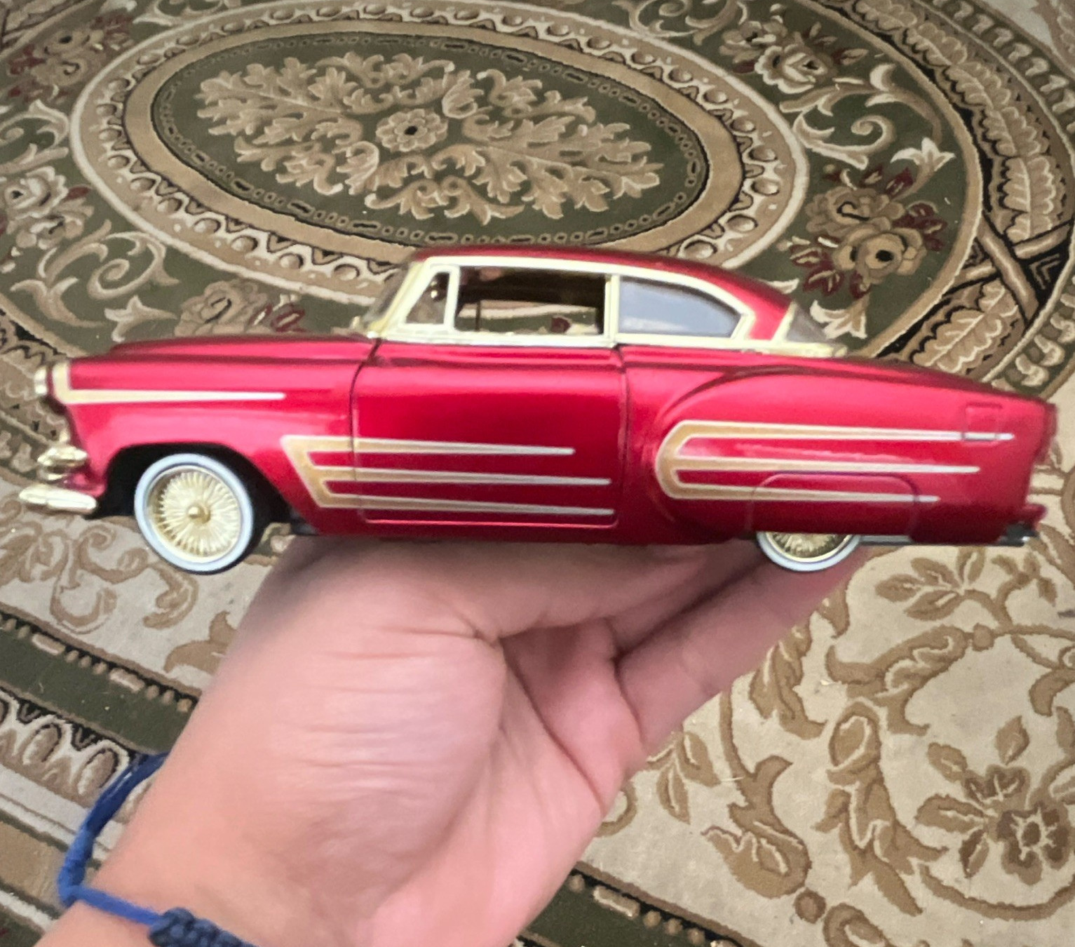 2006 Malibu International Ltd Red/Gold Diecast Car w/ Opening Doors & Trunk