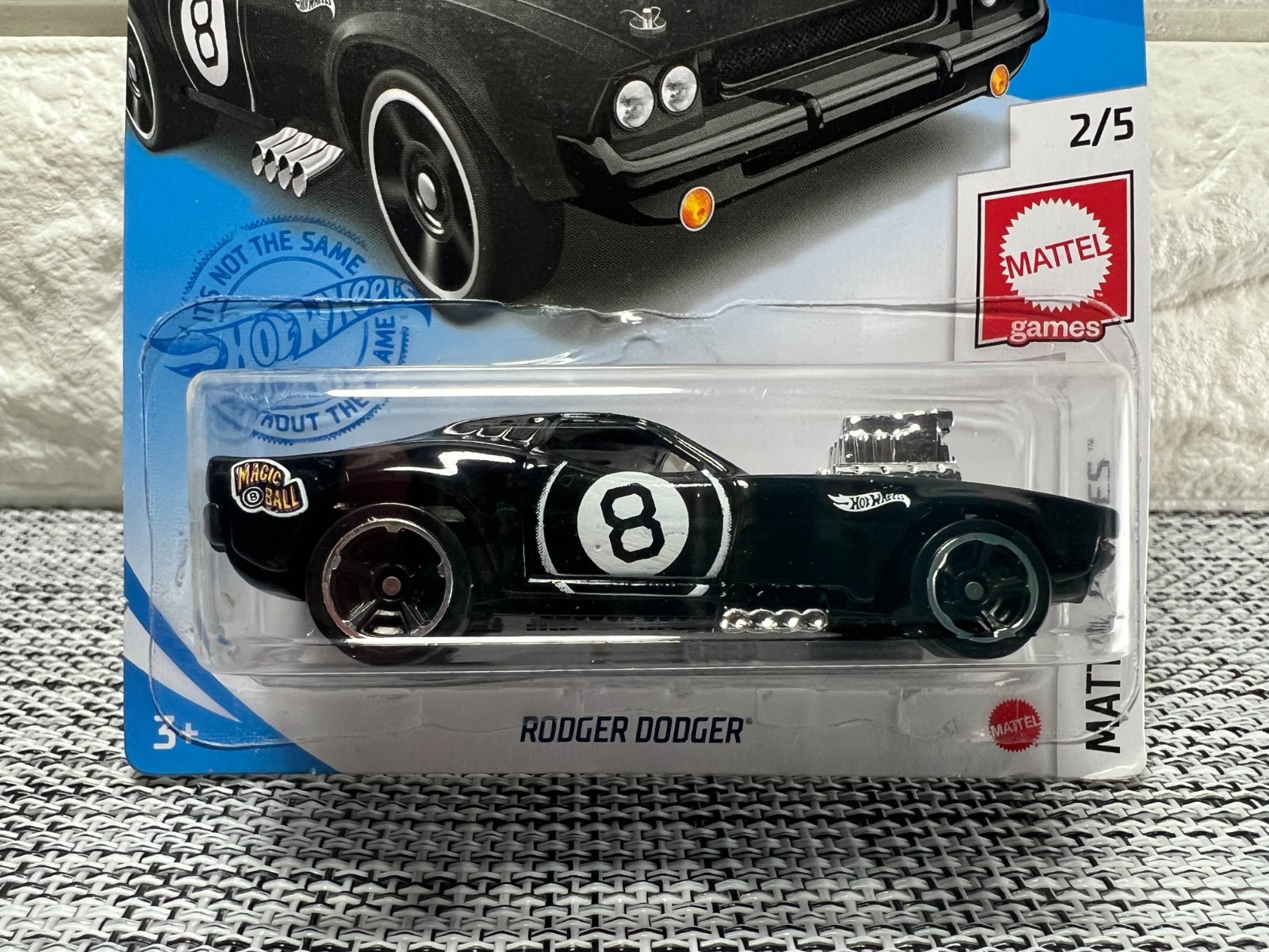 Hot Wheels Magic 8 Ball Mattel Games Rodger Dodger 73/250 As I See It Yes Black