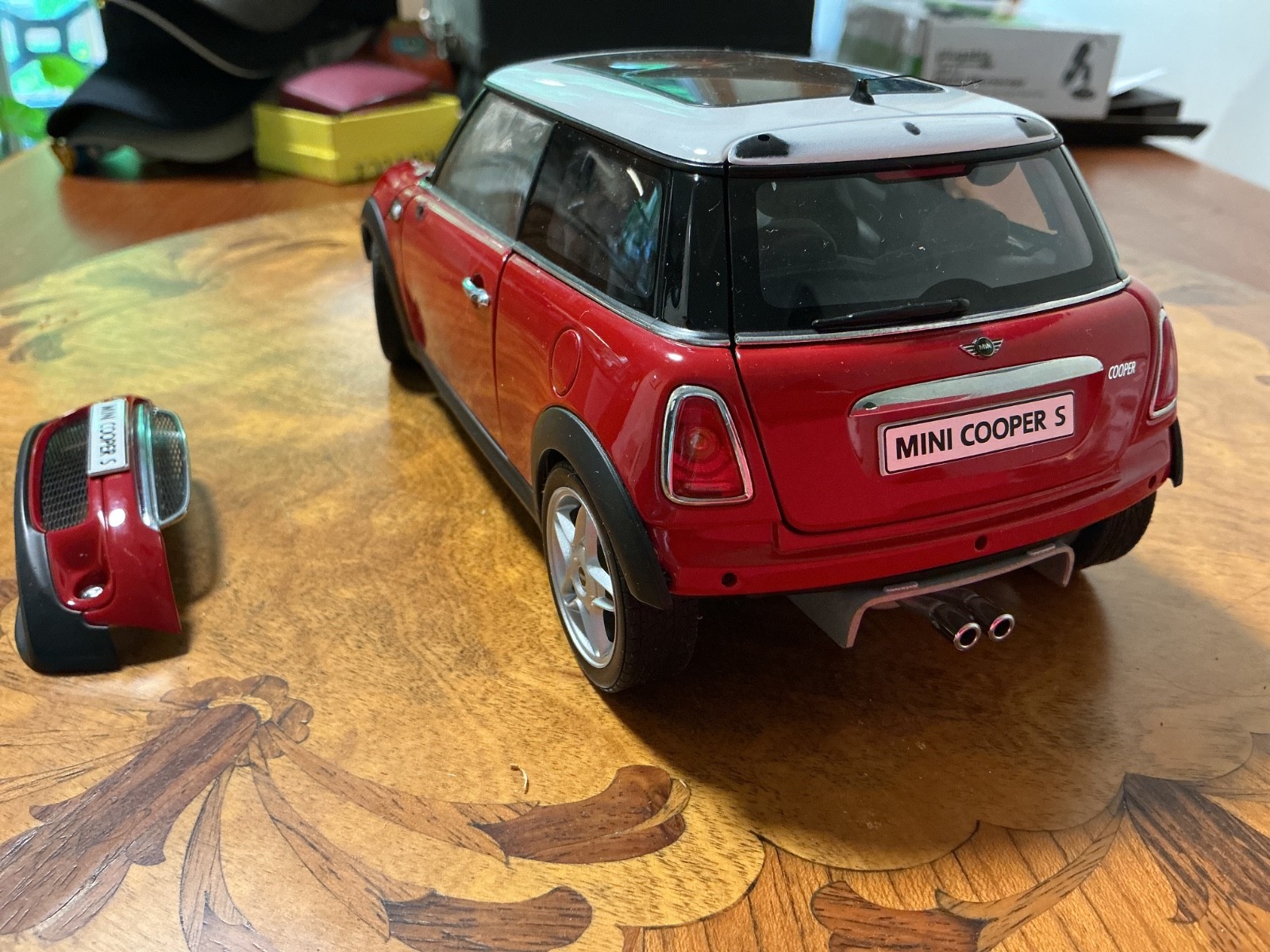 Mini Cooper 1:18 scale 2006 Red Diecast For Repair only