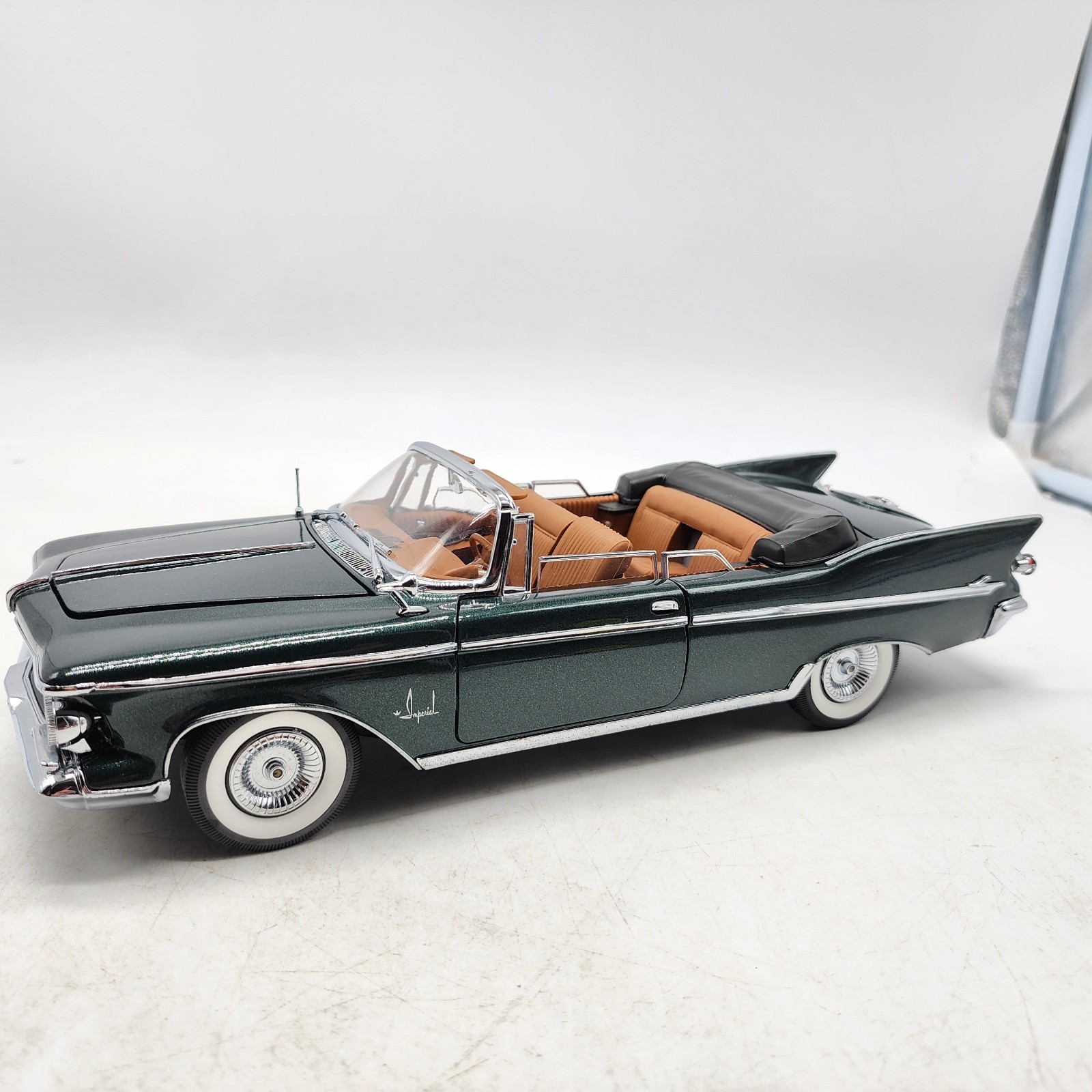 54Z Signature Models 1961 Imperial Crown Convertible 1:18 Rare Color Variant