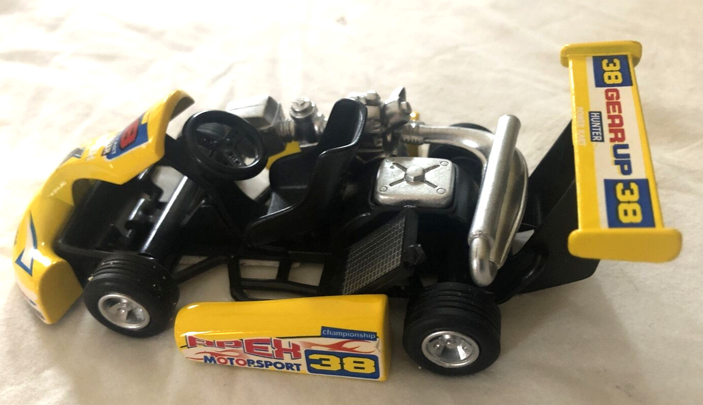 Kintoy Kinsfun Die Cast Pull & Go Friction Toy Go-Kart Racer 5”