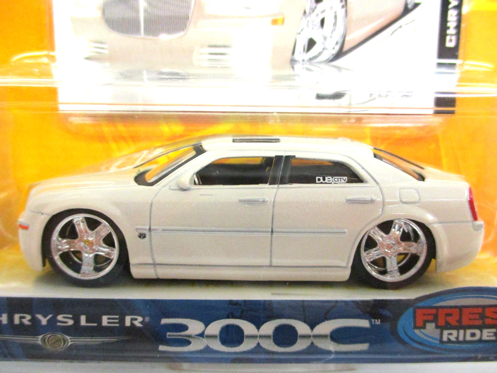 JADA – DUB CITY – KUSTOMS – 2005 / 2006 CHRYSLER 300C – 1/64 DIECAST