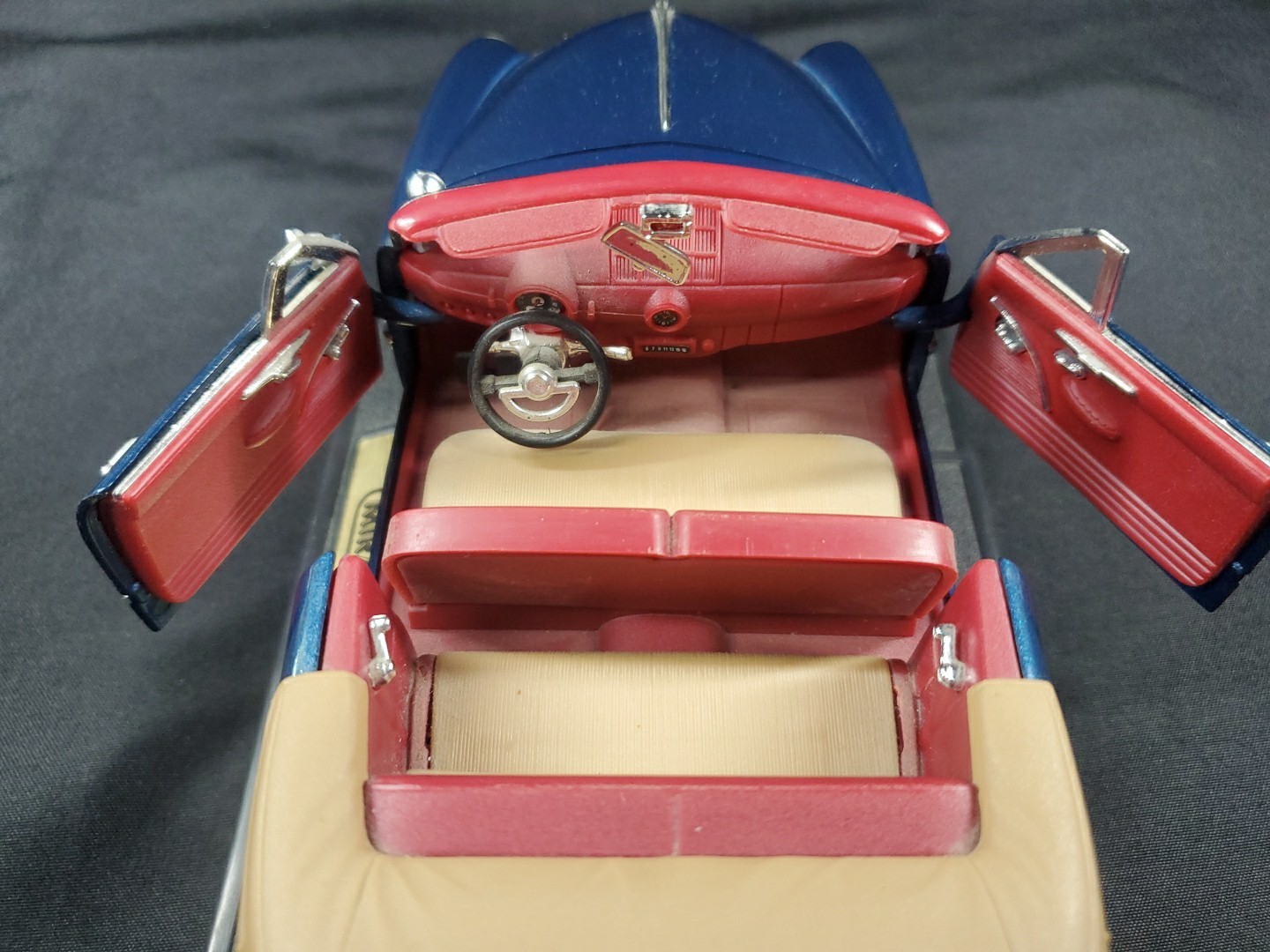1/18 Mira Golden Line 1949 Ford Custom Convertible Blue W/ Baseplate See Pics **