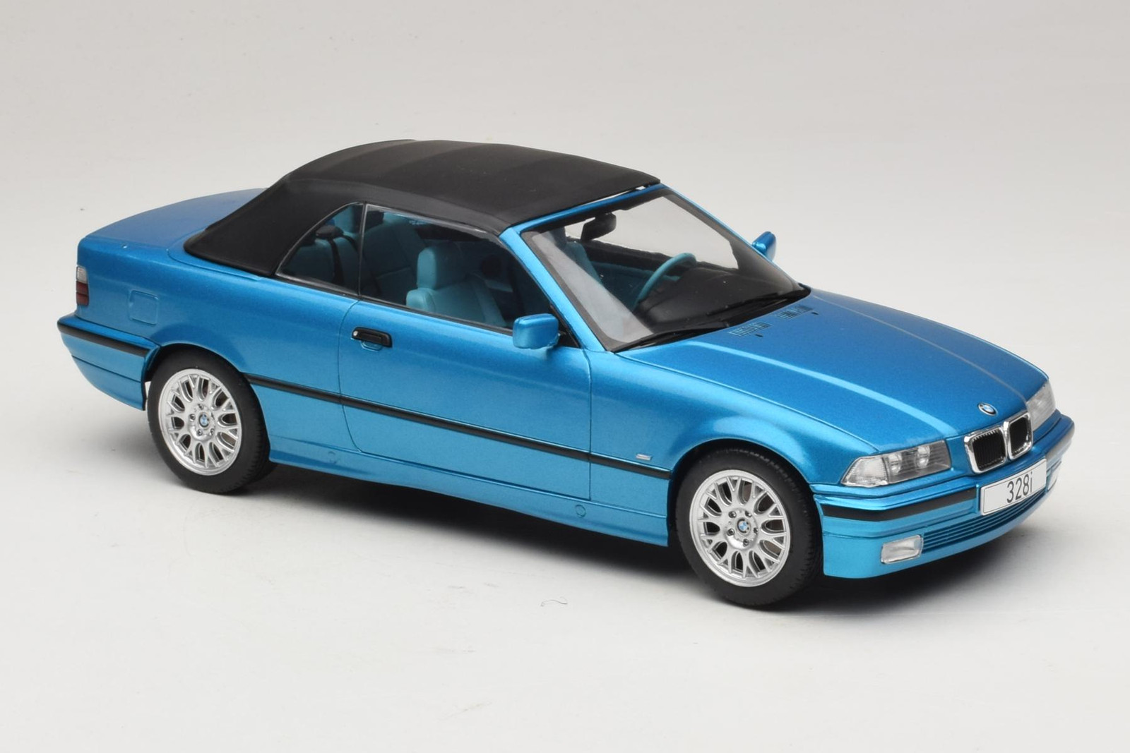 BMW 3 Series E36 Convertible 1:18 Blue Metallic MCG | MCG18319