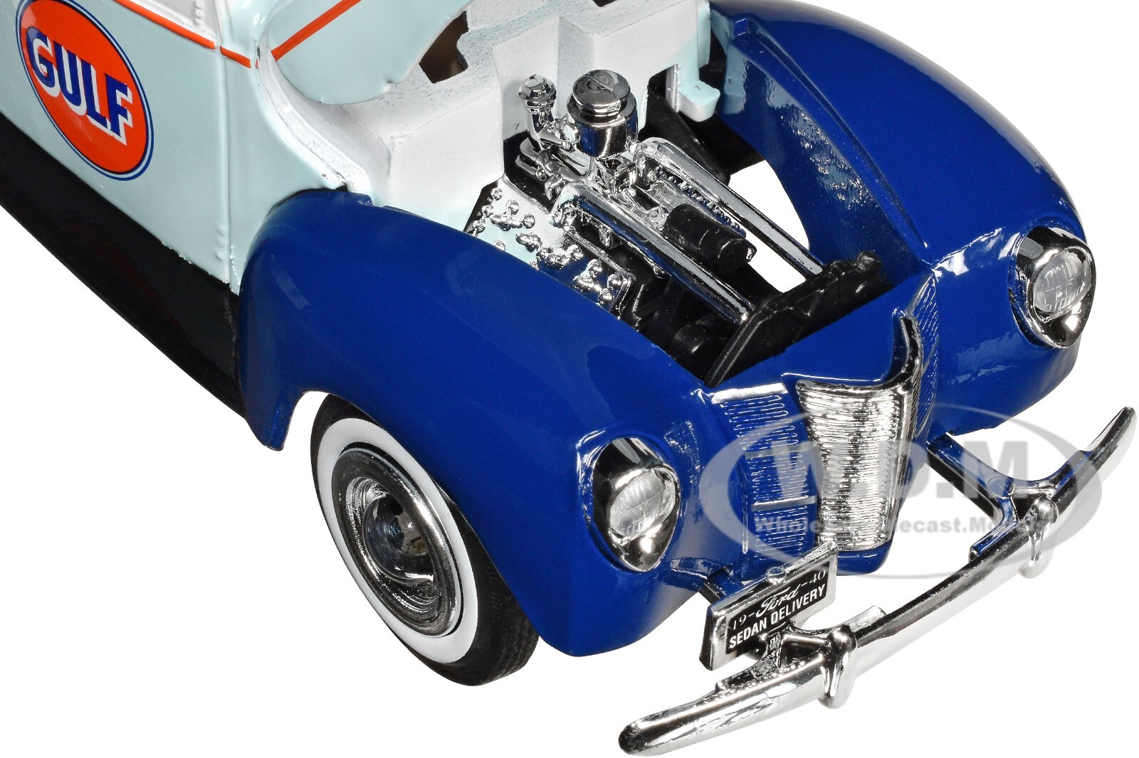 1940 FORD SEDAN DELIVERY LIGHT BLUE GULF OIL 1/24 DIECAST CAR BY MOTORMAX 79661
