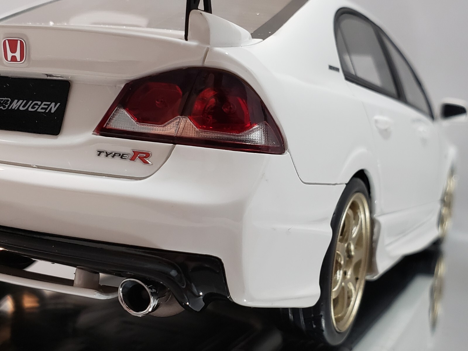NEW 1:18 JDM Mugen Honda Civic Type R FD2 White Resin Model OTTOmobile Rare