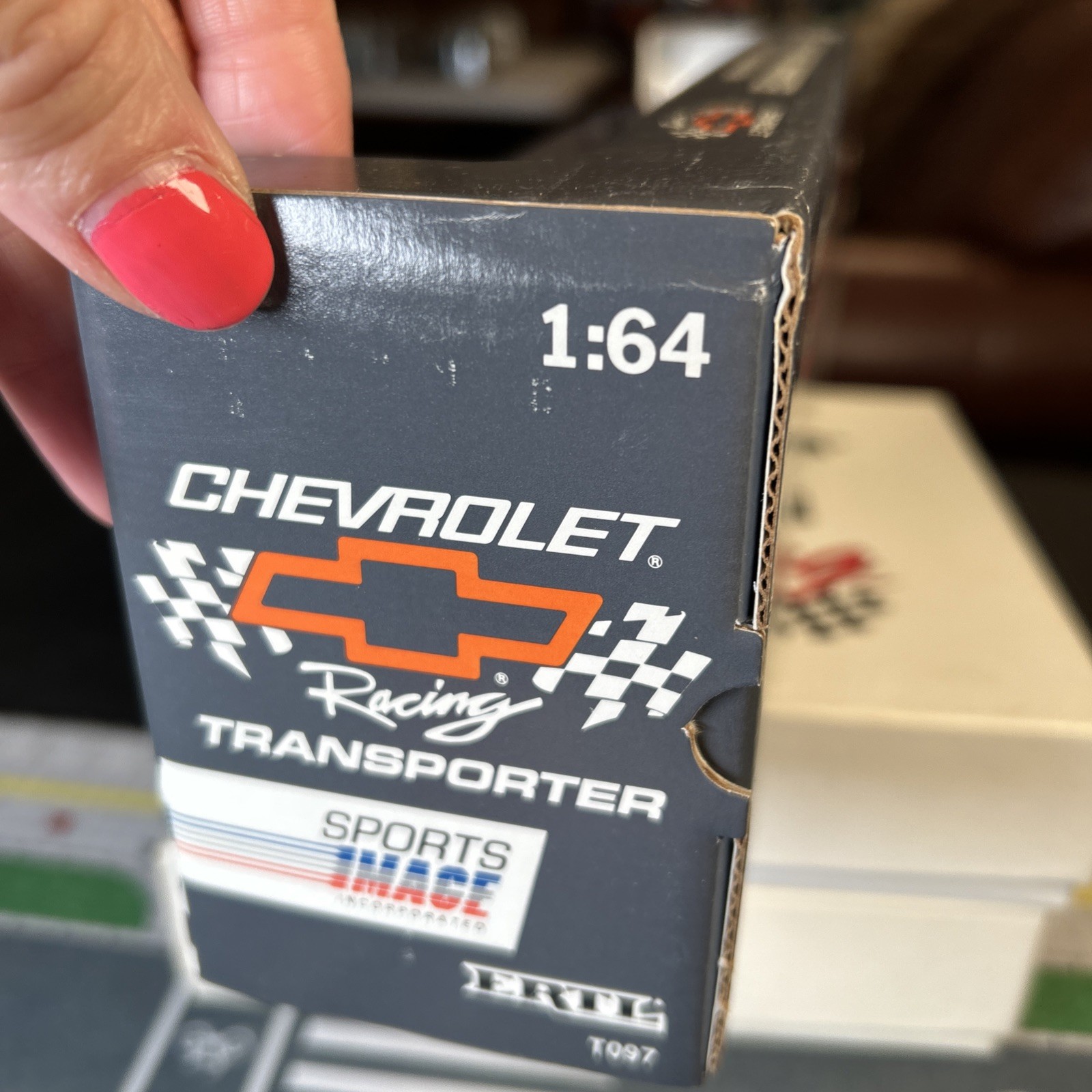 Ertl T097 1994 1/64 SPORTS IMAGE #4 HEARTBEAT of AMERICA CHEVY Transporter 5,000