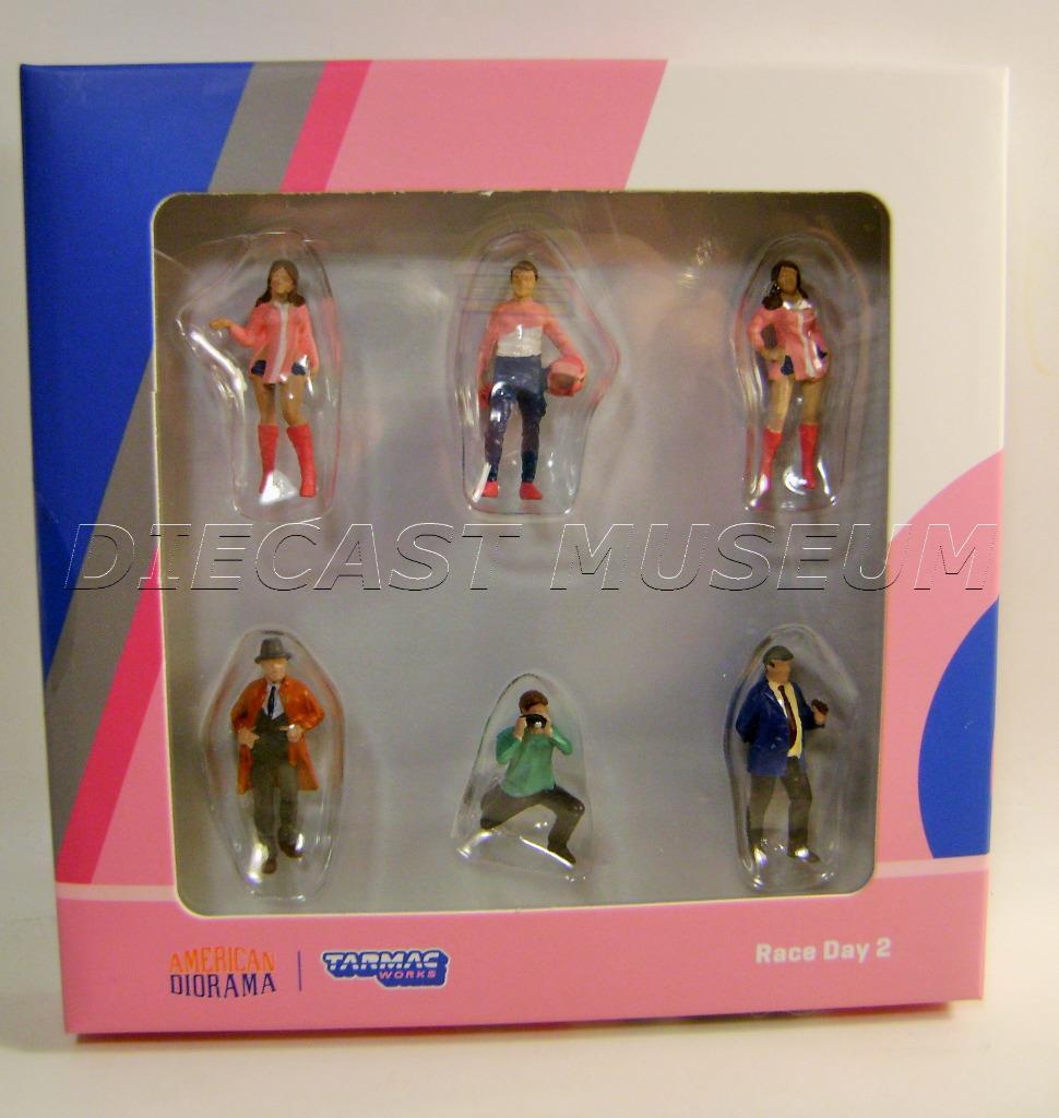 RACE DAY 2 FIGURES SET DIECAST METAL 1:64 SCALE AMERICAN DIORAMA TARMAC 2022