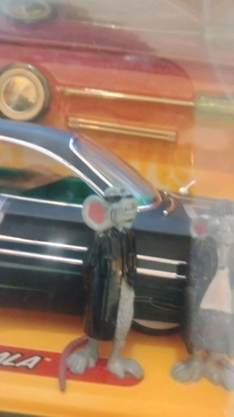 JADA ROAD RATS 1:24 (Customized) “1961 Chevy Impala” with 3 Homie Hood Rats RARE