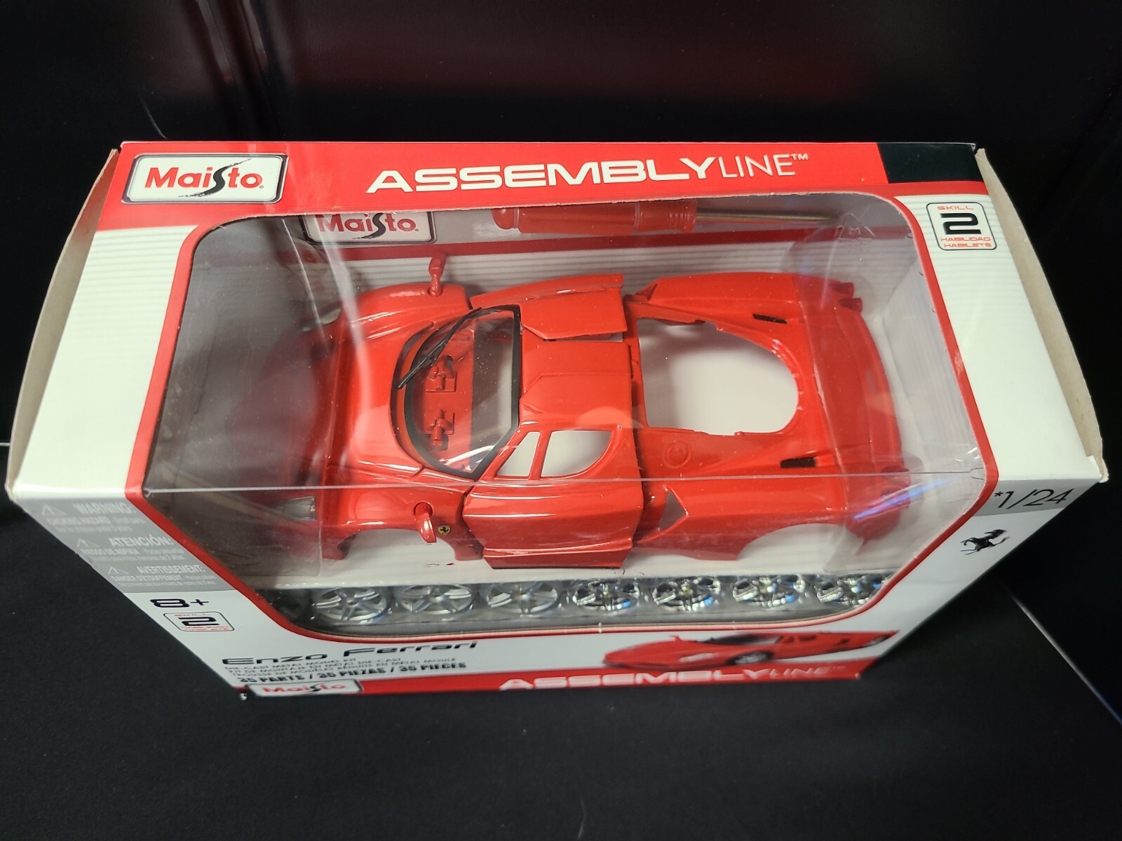 Maisto Assembly Line Enzo Ferrari Red 1:24 Model Car NEW