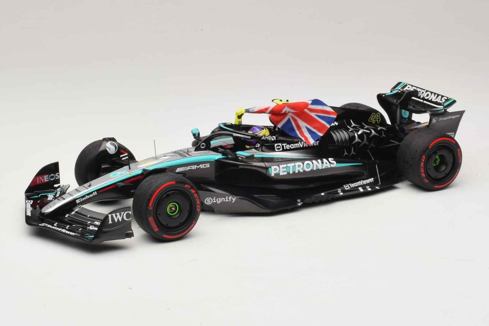 Mercedes AMG W15 L. Hamilton Winner British GP 2024 Minichamps 1:18 | 110241244