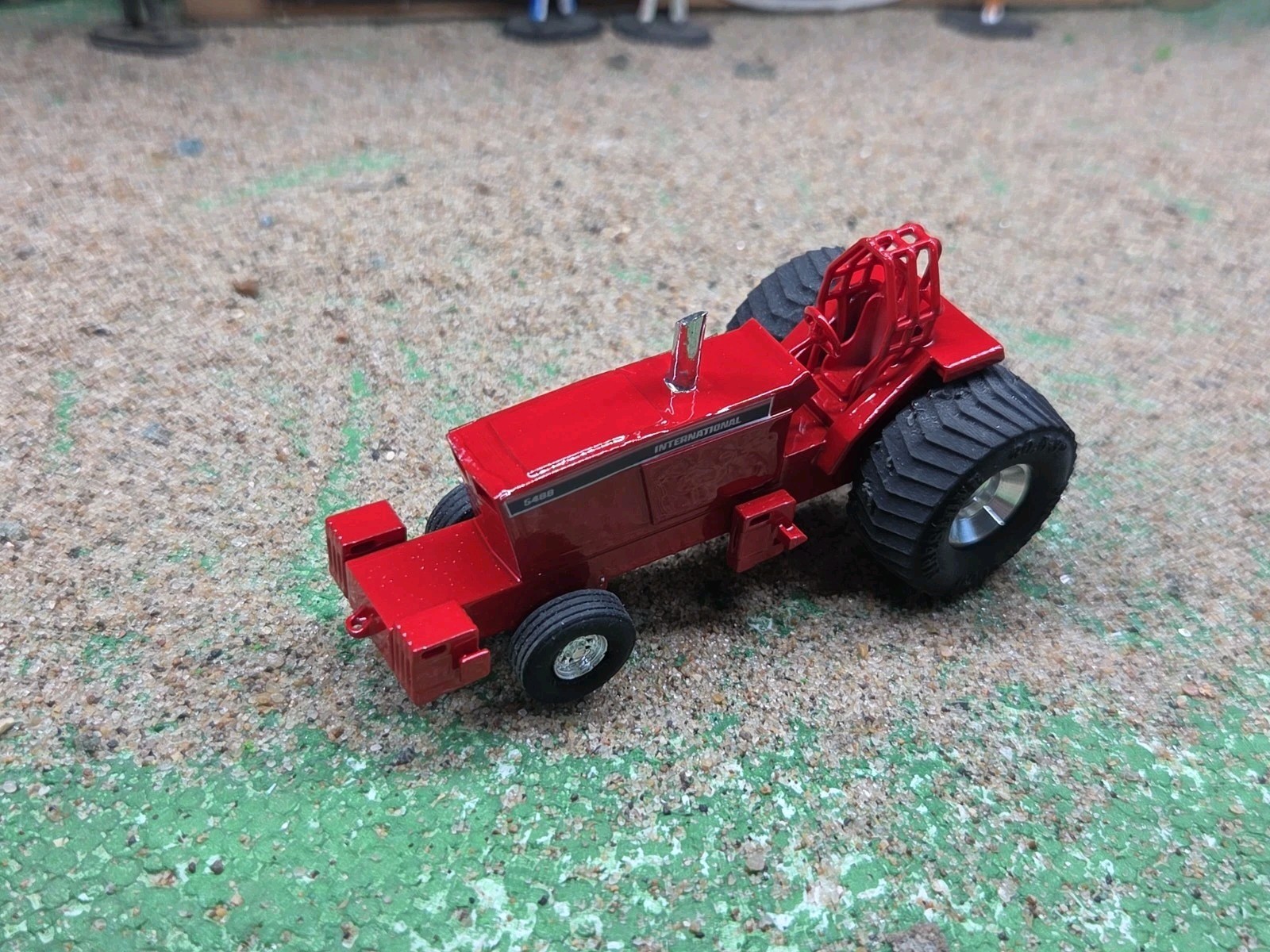 CASE IH International1:64 CUSTOM built TRACTOR pulling PULLER HOT ROD ertl Farm