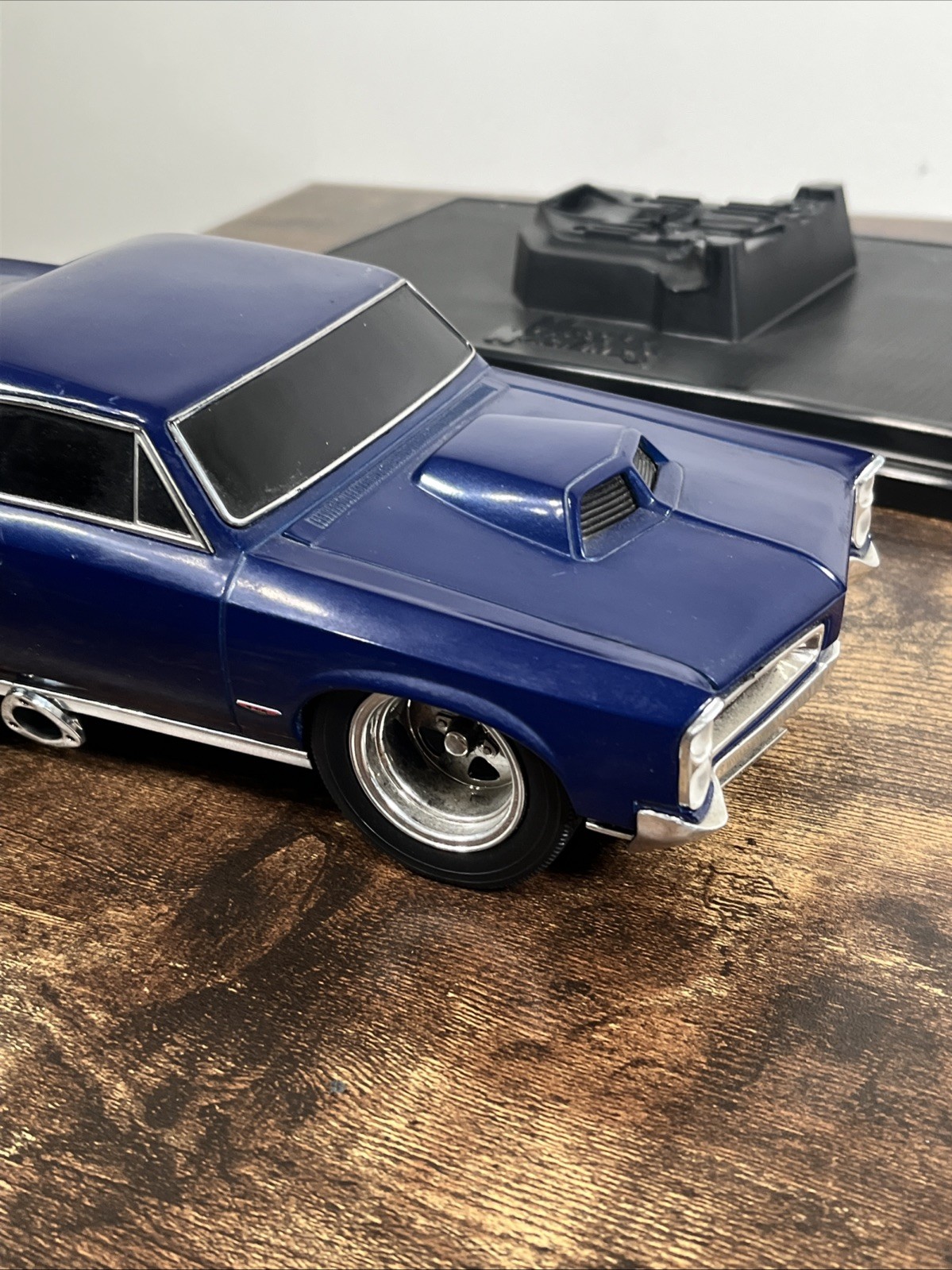 Rare Muscle Machines Dark Blue 1966 GTO Real 1:18 Scale With Stand