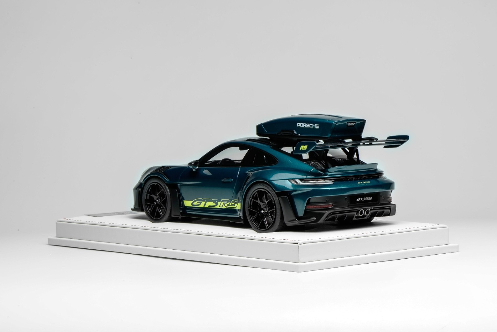 1/18 Ivy Porsche 911 GT3 RS with Luggage Rack Green / Yellow Stripe 20 pcs AB652