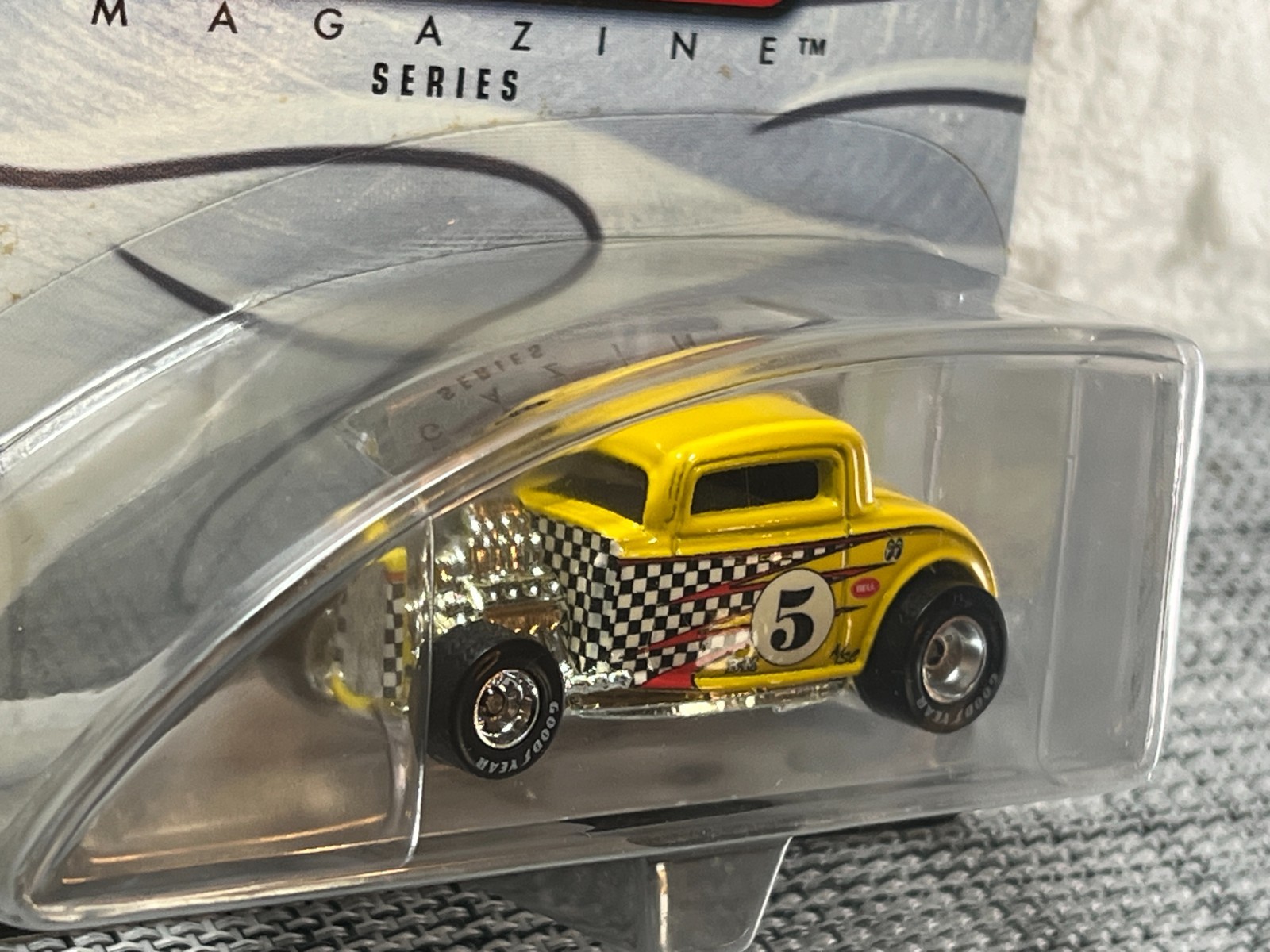 Hot Wheels Rod & Custom Magazine Series ’32 Ford No.1/4 Yellow
