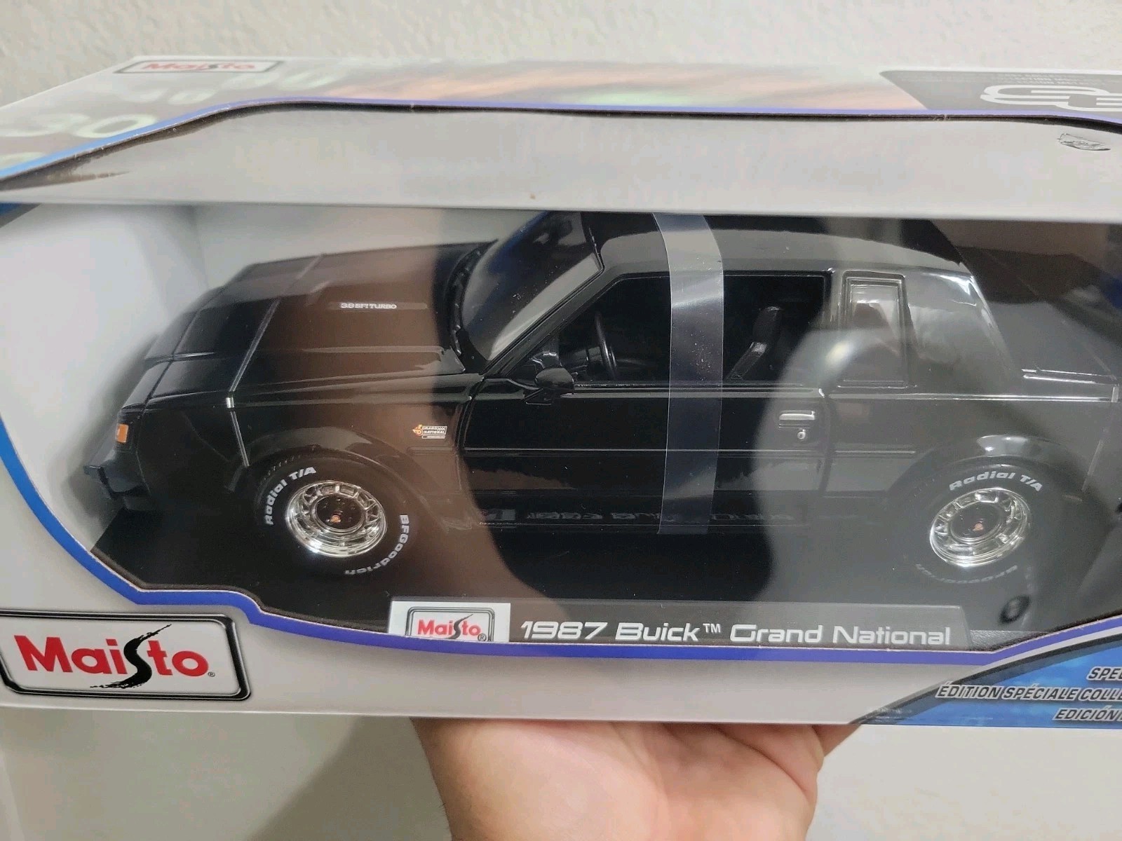 Maisto Special Edition 1987 Buick Grand National Black 1/18 31479