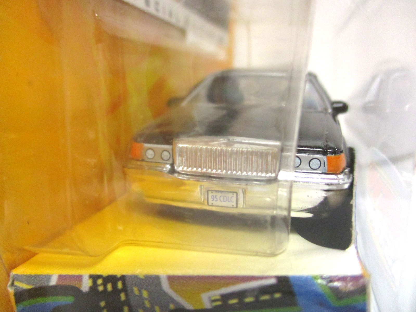 JADA – DUB CITY OLD SKOOL – 1995 CADILLAC FLEETWOOD BROUGHAM LOWRIDER – 1/64