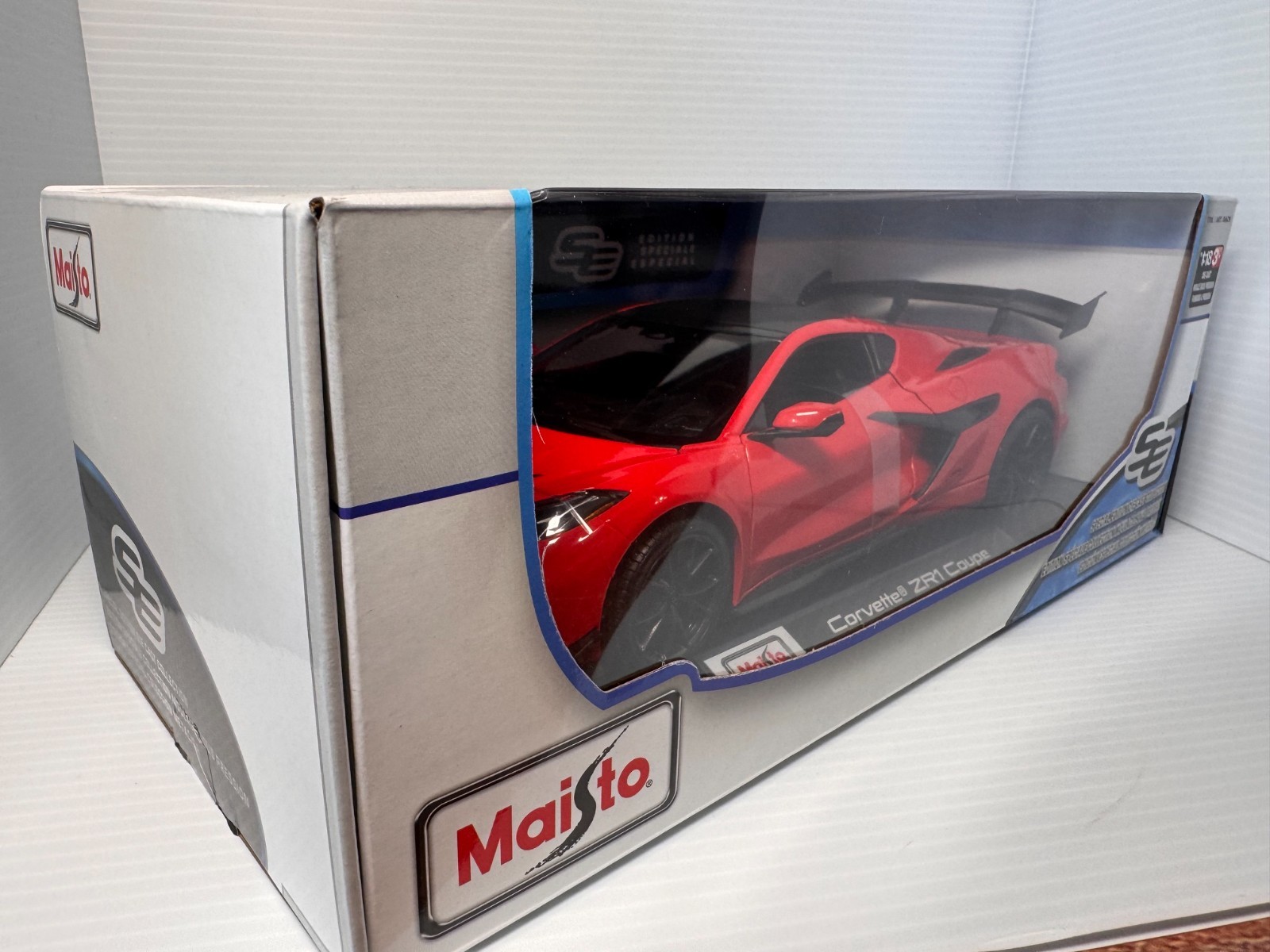 Maisto 1:18 Special Edition 2025 C8 Chevrolet Corvette ZR1 – RED