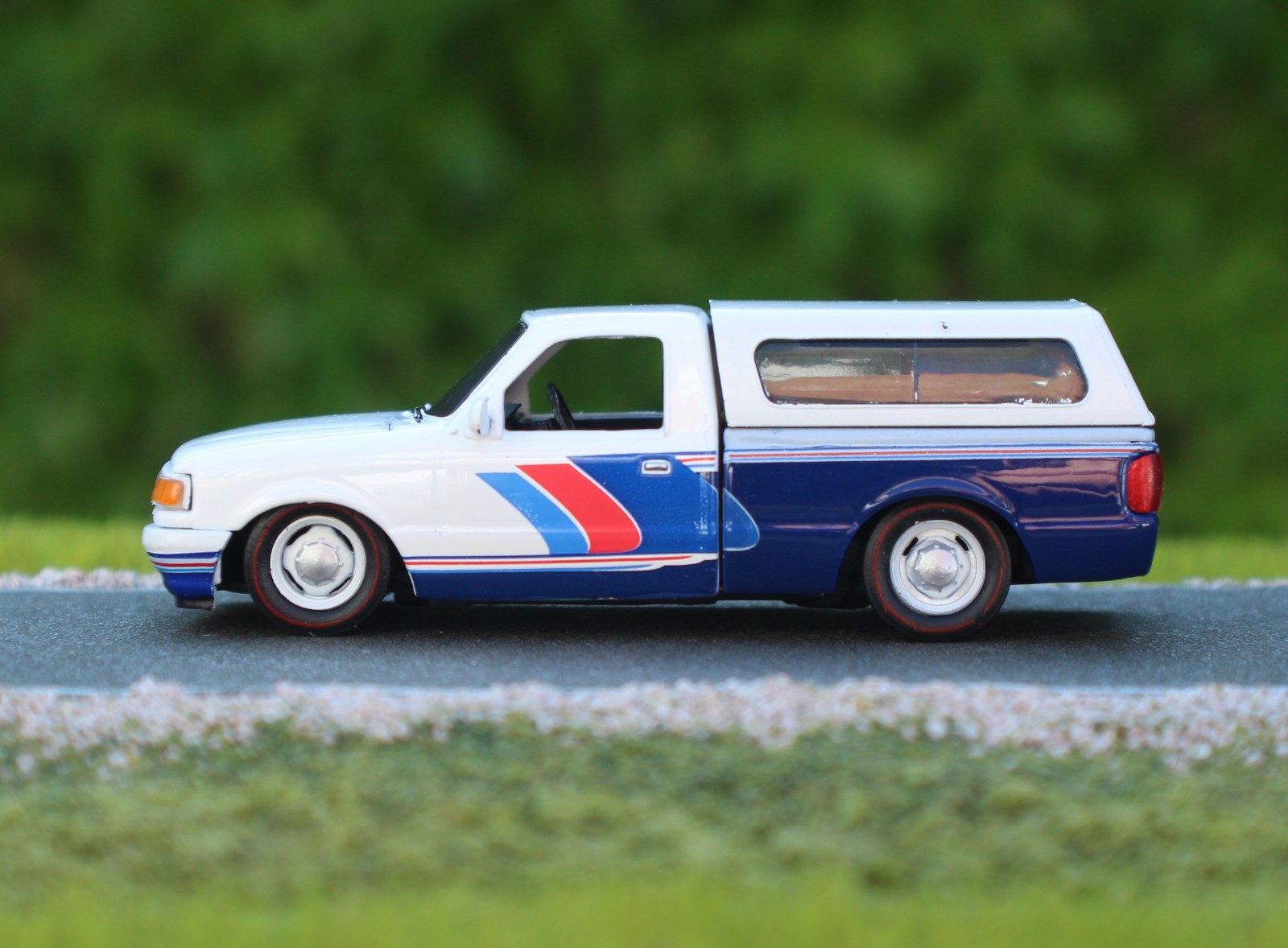 Castline 1/64 M2 Machines Custom 1995 Ford Ranger Mini Truck Topper Camper R109