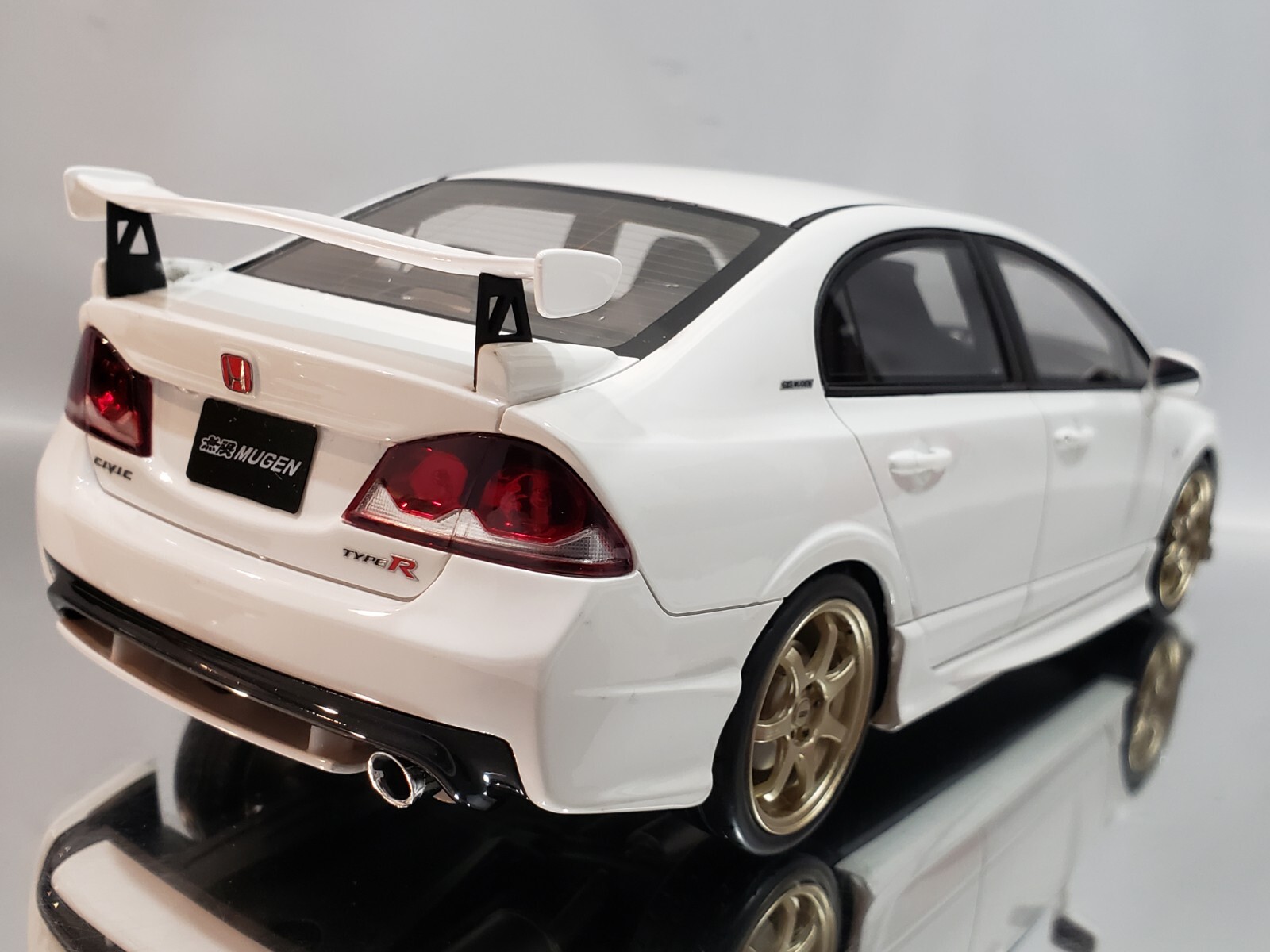 NEW 1:18 JDM Mugen Honda Civic Type R FD2 White Resin Model OTTOmobile Rare