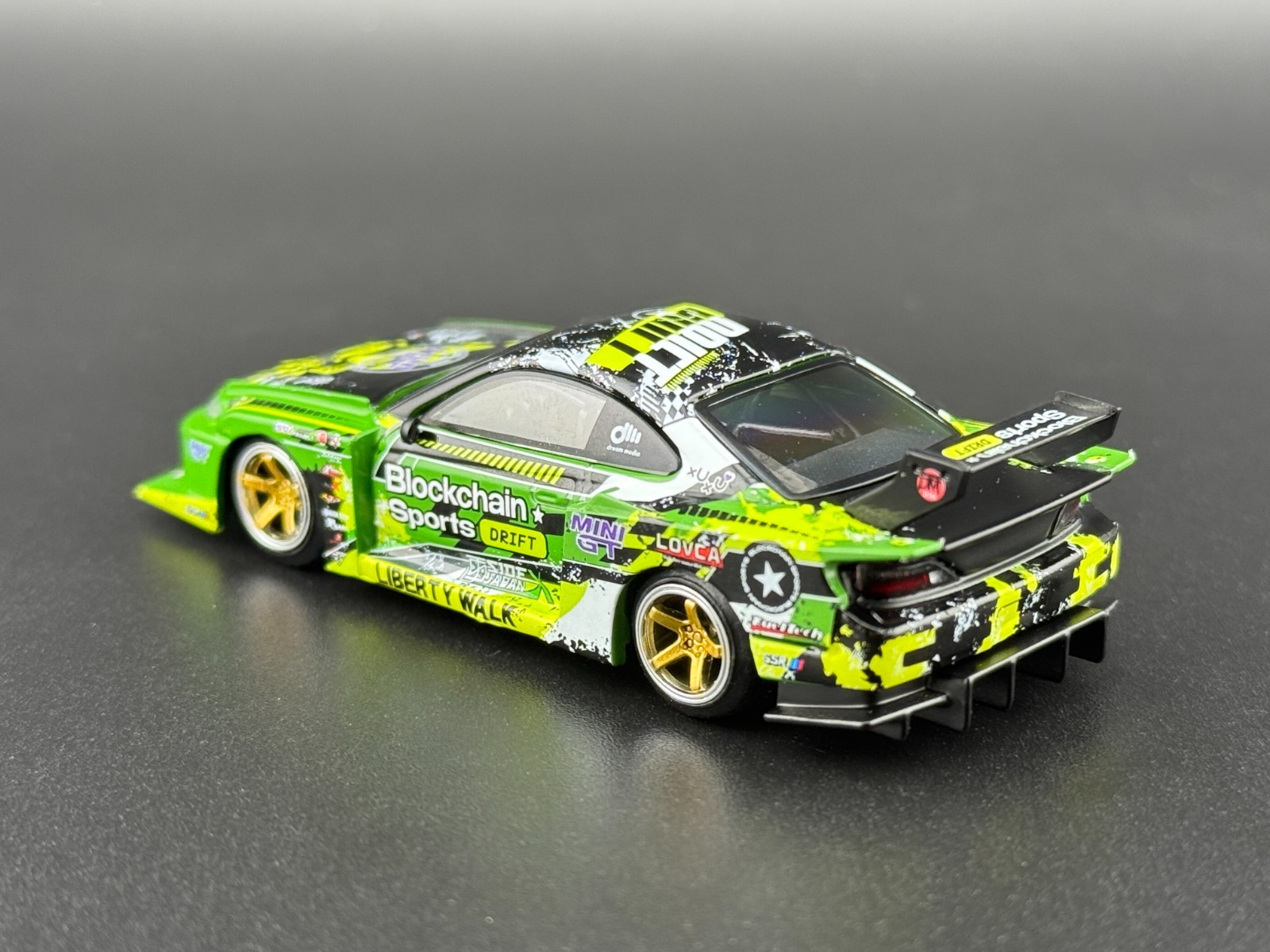 Mini GT Nissan LB-Super Silhouette S15 SILVIA #555 V2 2024 Formula D1 #823 1/64
