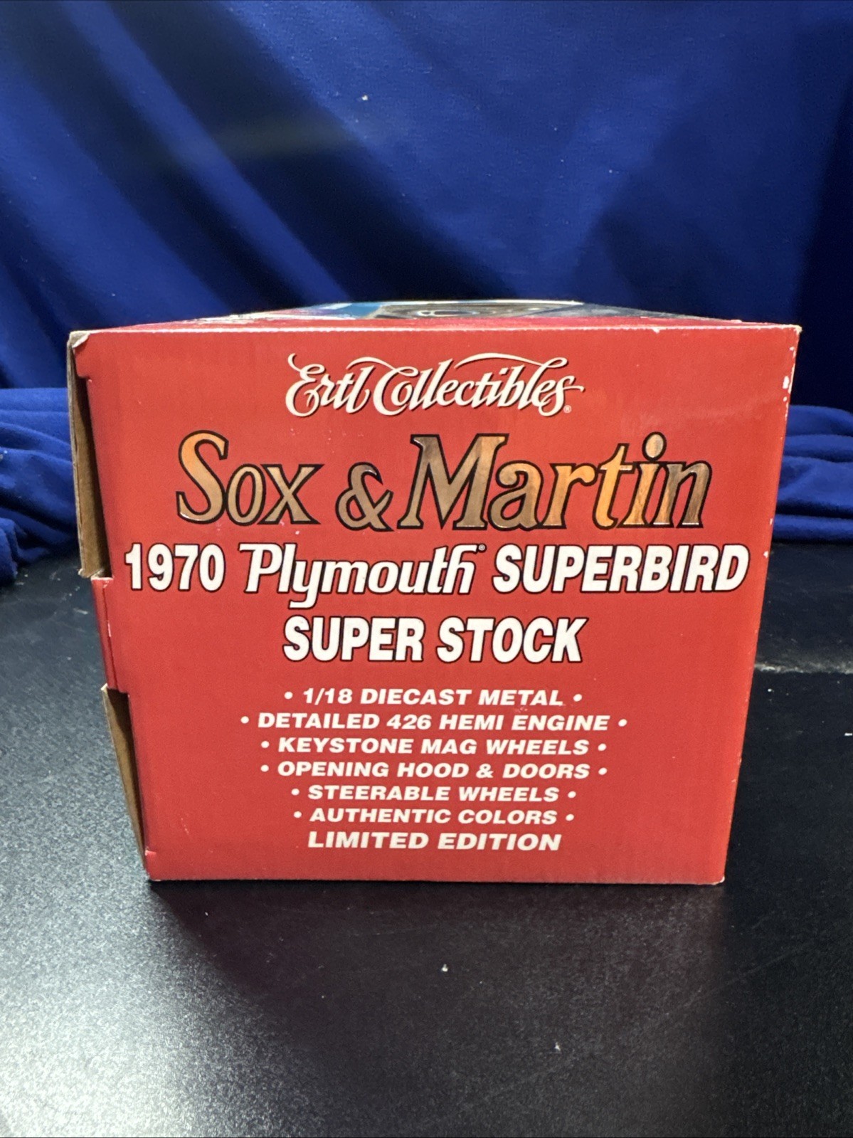 1:18 SCALE 1970 PLYMOUTH SUPERBIRD SOX & MARTIN LIMITED , ERTL SUPERCAR COLLECTA