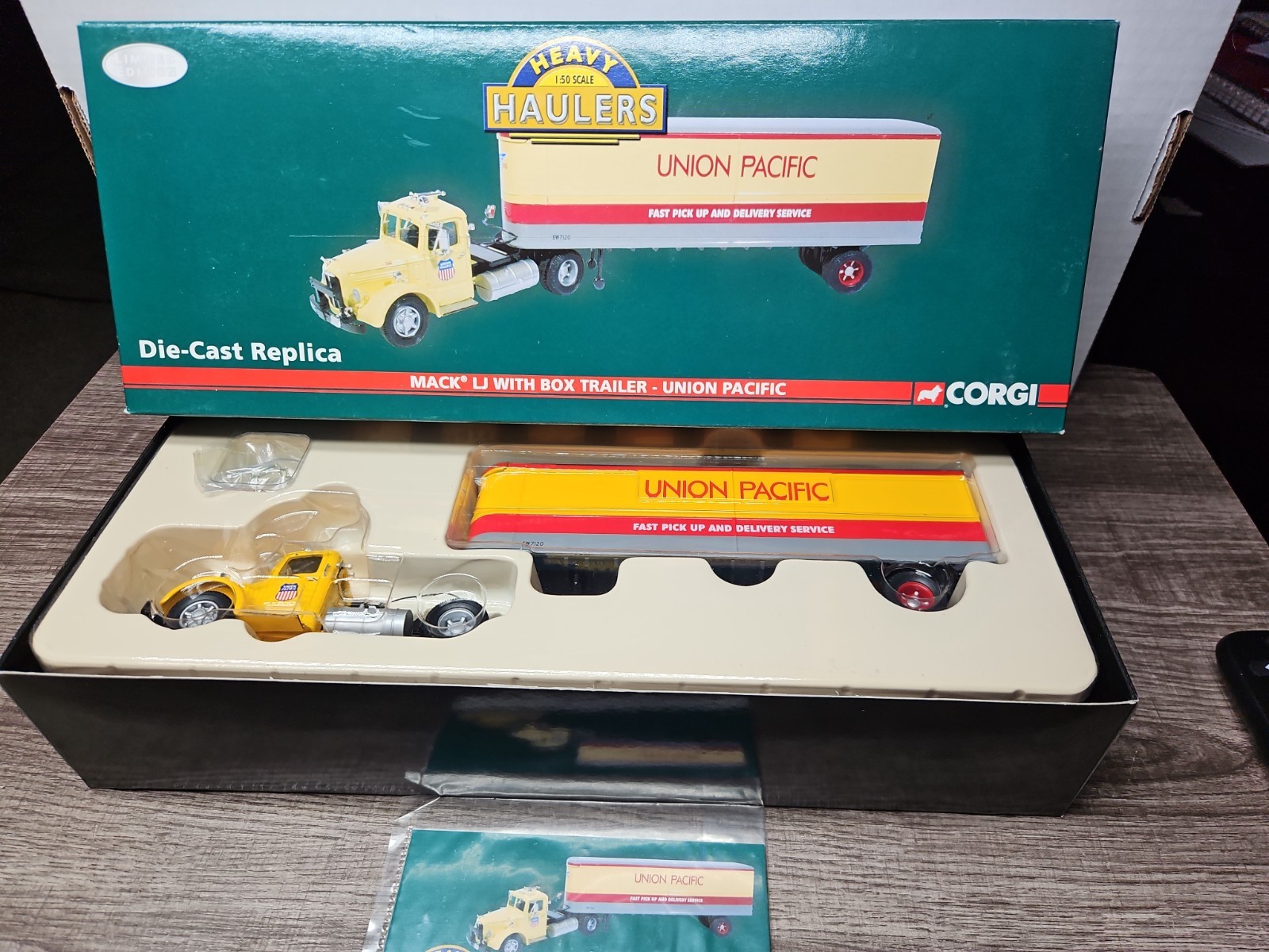 Corgi 1/50 Mack LJ With Box Trailer. Union Pacific Only 1010 Made