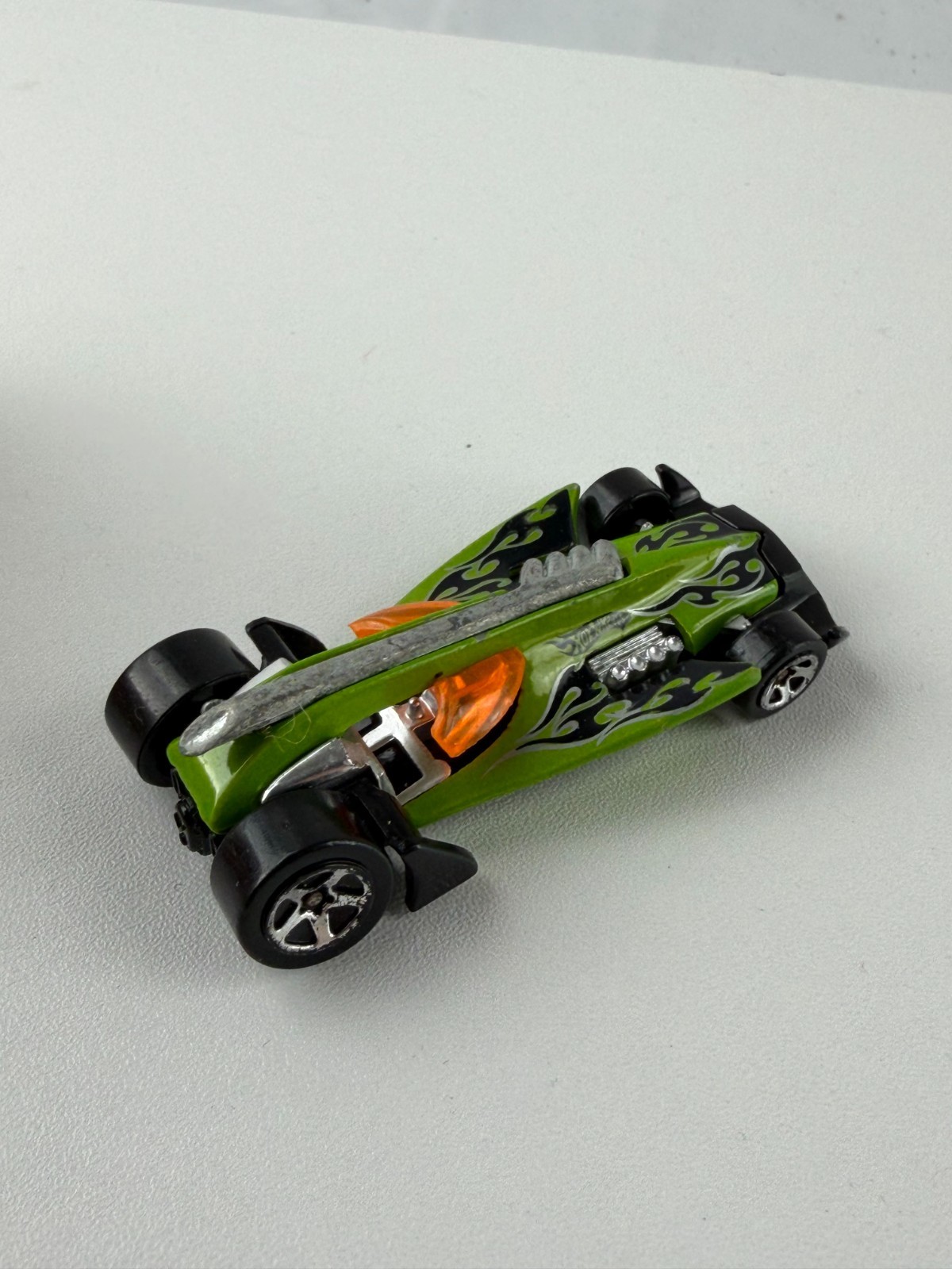 Hot Wheels Vulture Roadster Green Flames Diecast Toy Car 1:64 Scale Model