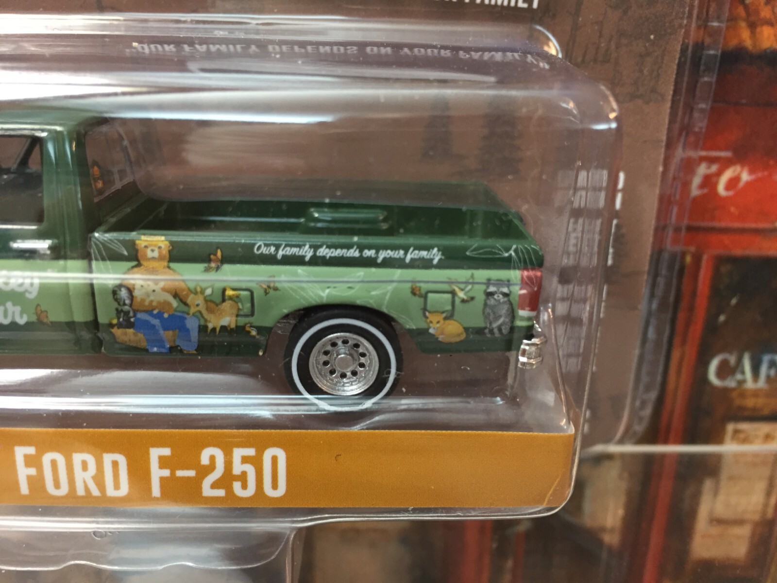 GREENLIGHT 1:64 SCALE HOBBY EXCLUSIVE SMOKEY BEAR 1995 FORD F-250 TRUCK NIP