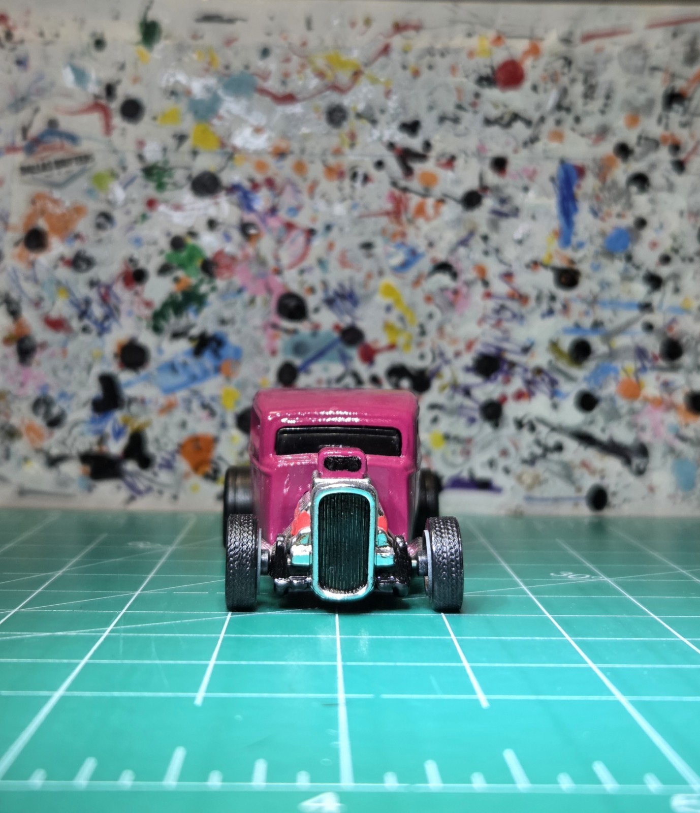 Hot Wheels ’32 Ford Hot Rod Pink/Magenta Custom Real Riders