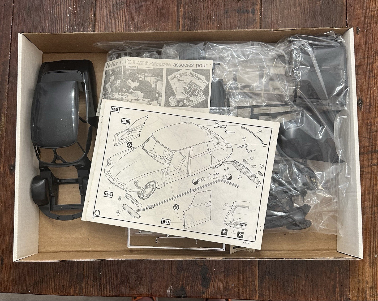 HELLER CITOEN DS19 1/16 Model Kit #25163 No.751 Open Box All Parts Sealed Car